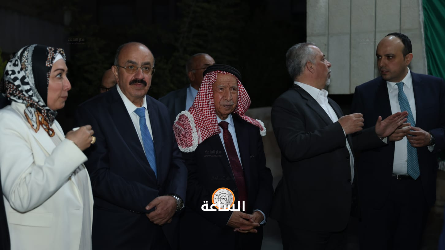 Madar Al-Saa Images 0.38335764439162945