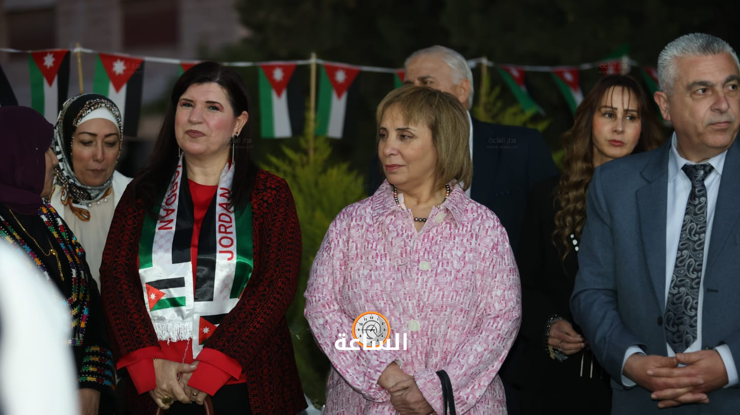 Madar Al-Saa Images 0.4597643582764731