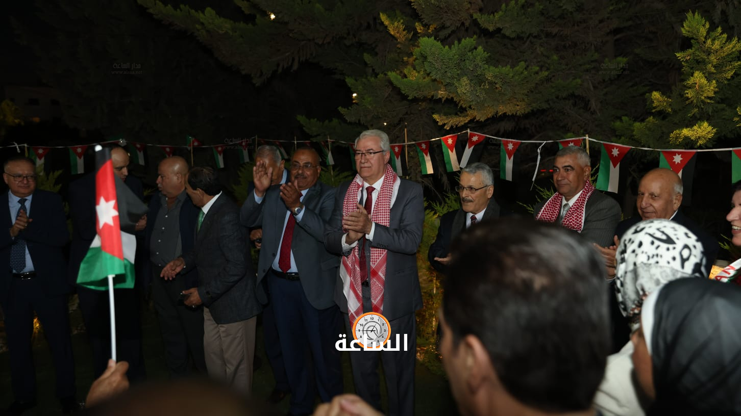 Madar Al-Saa Images 0.4855214356177425