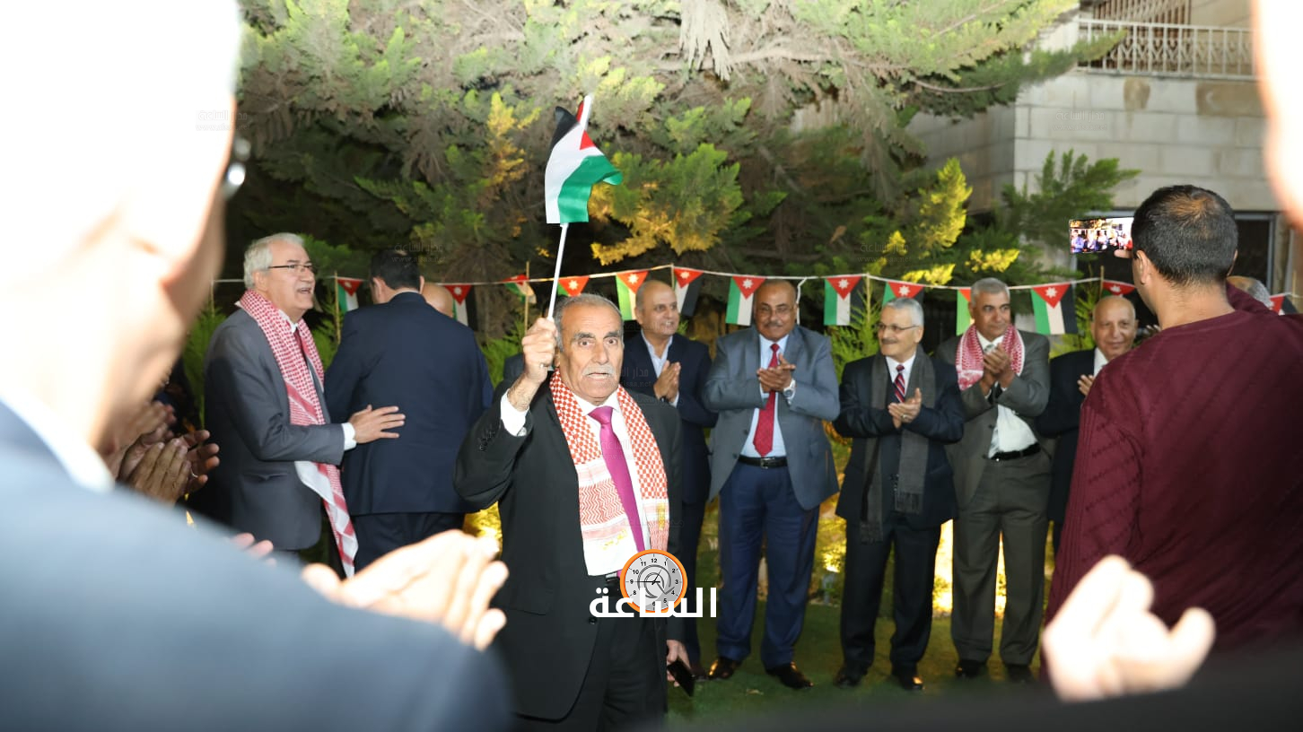 Madar Al-Saa Images 0.7730947816498221