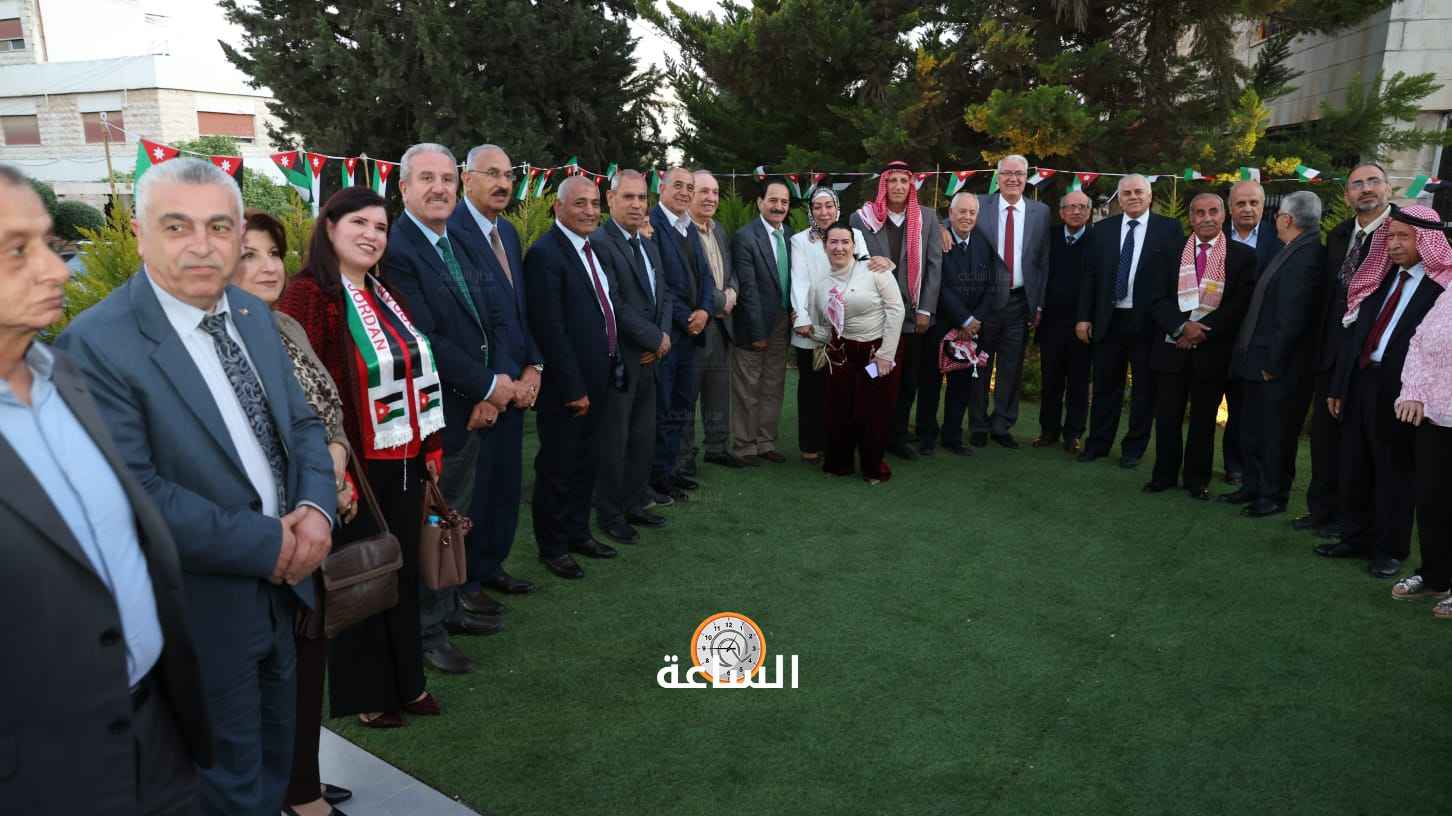 Madar Al-Saa Images 0.20912446685994812