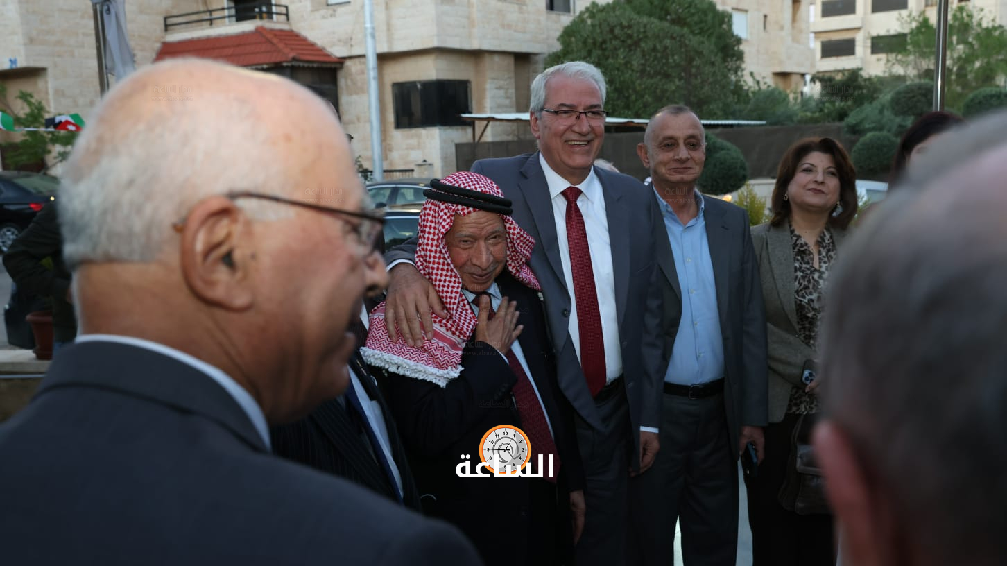 Madar Al-Saa Images 0.107833322716824