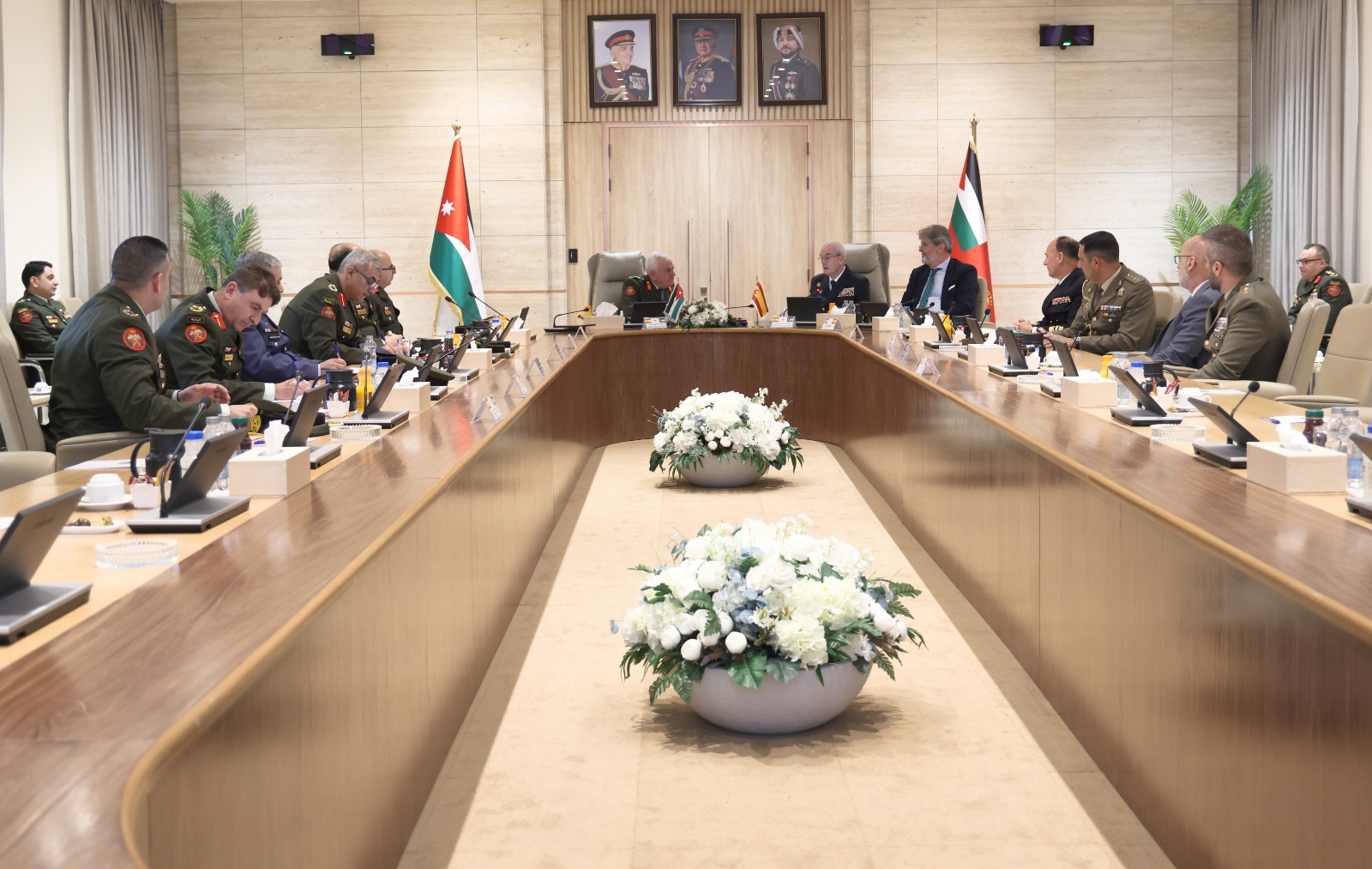 Madar Al-Saa Images 0.6455772100937553