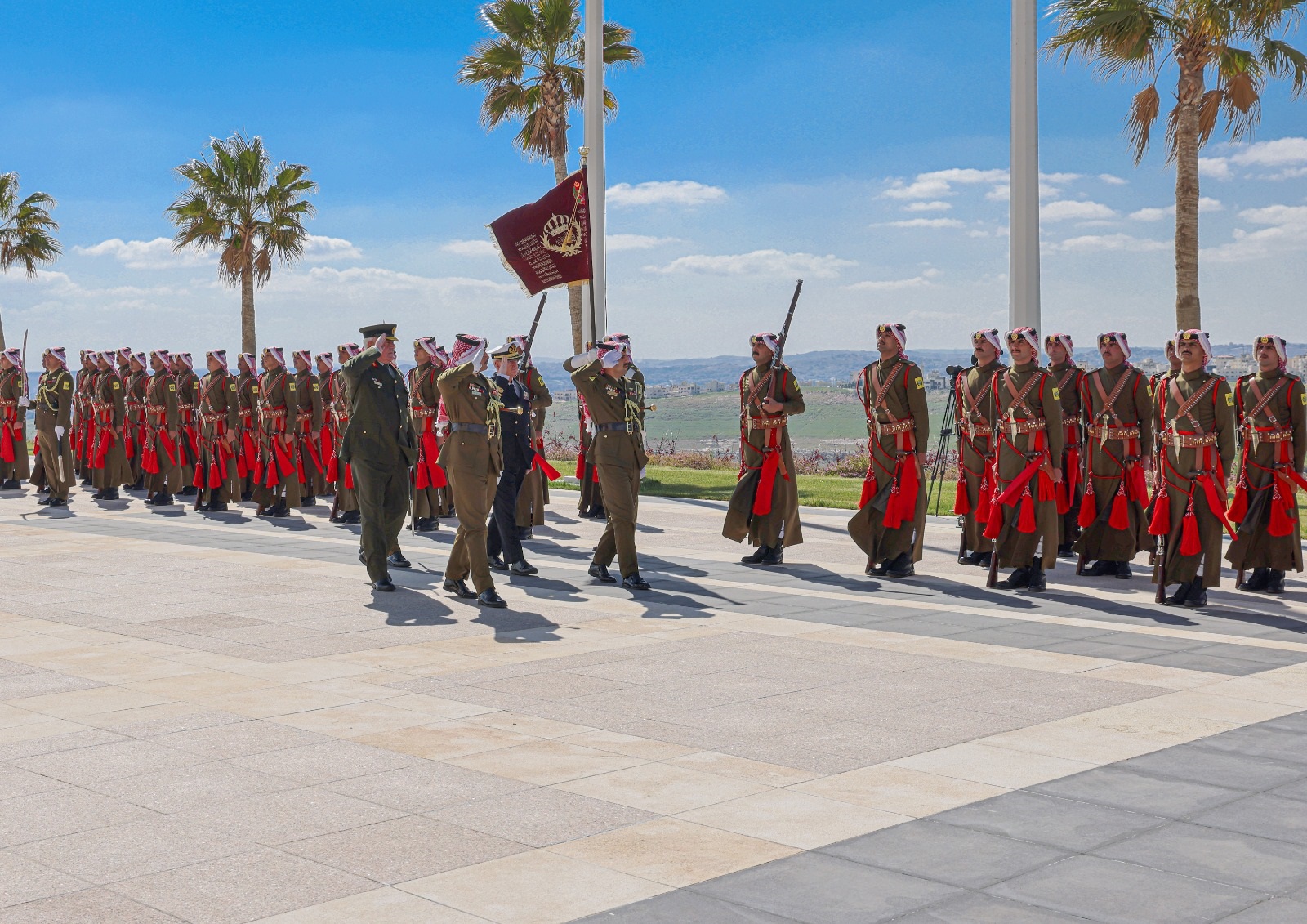 Madar Al-Saa Images 0.4618795725653885