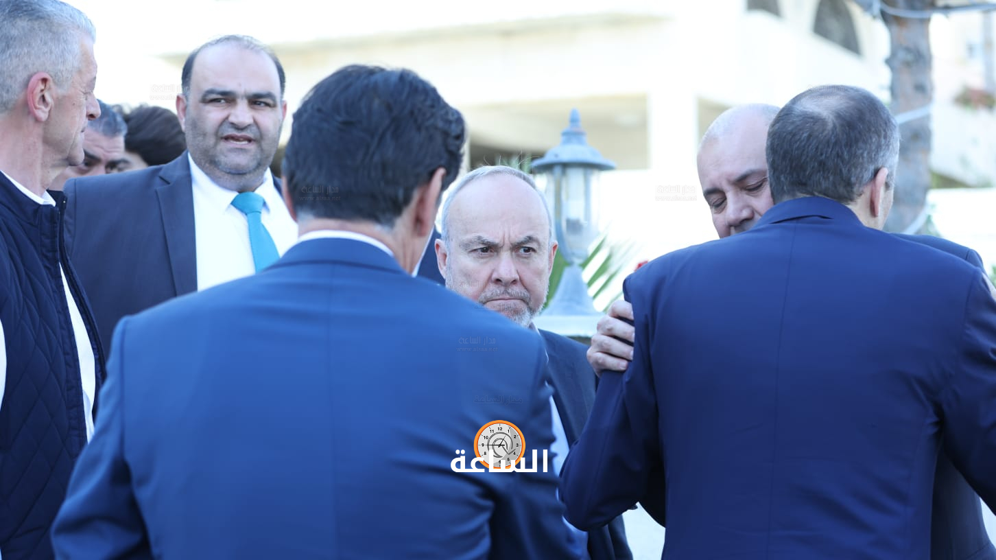 Madar Al-Saa Images 0.9925156116800928