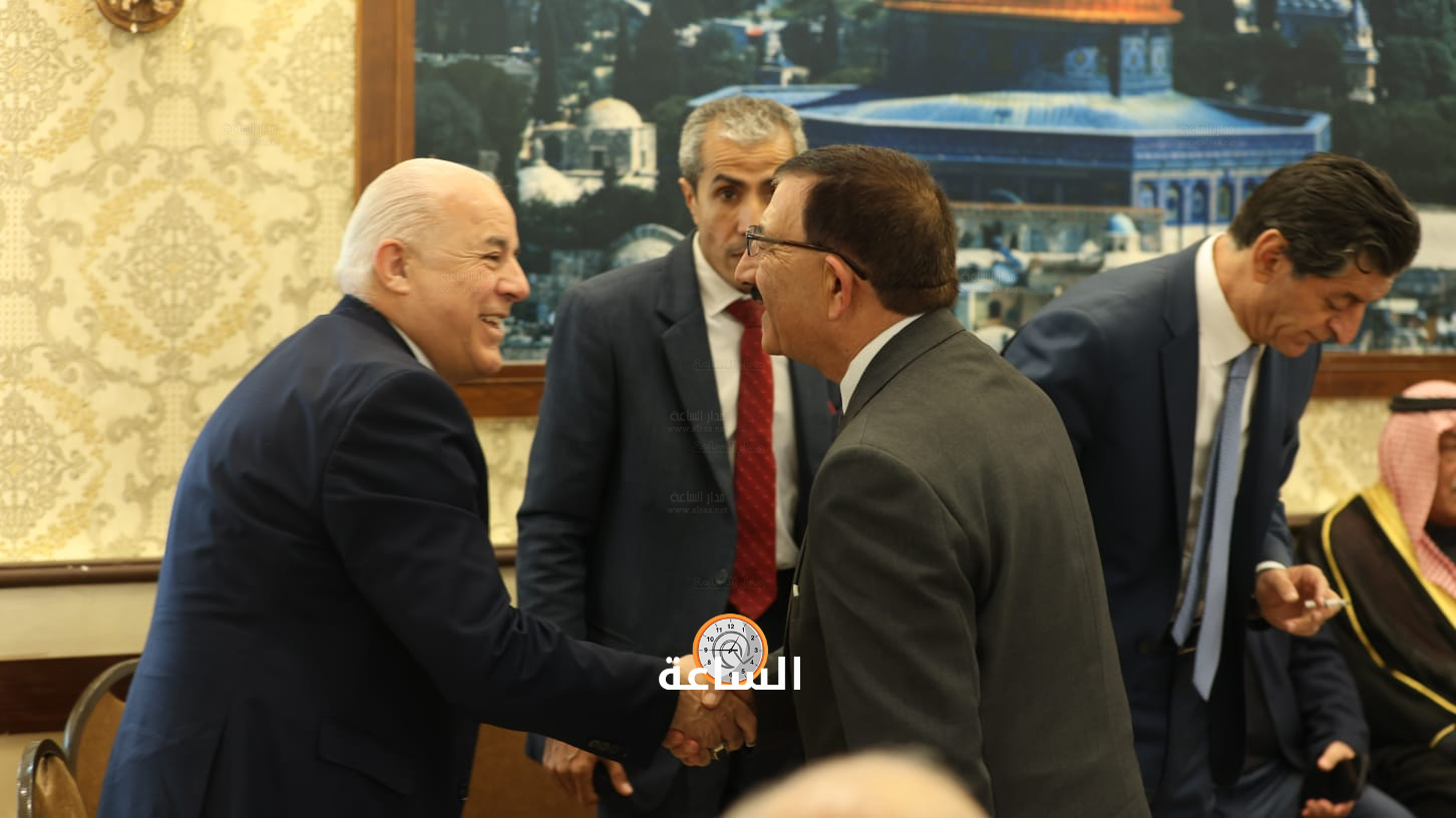 Madar Al-Saa Images 0.8724654807974075