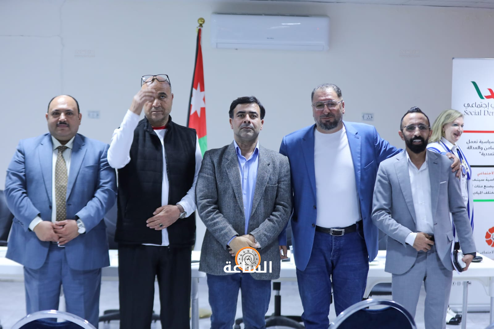 Madar Al-Saa Images 0.24466721904969102