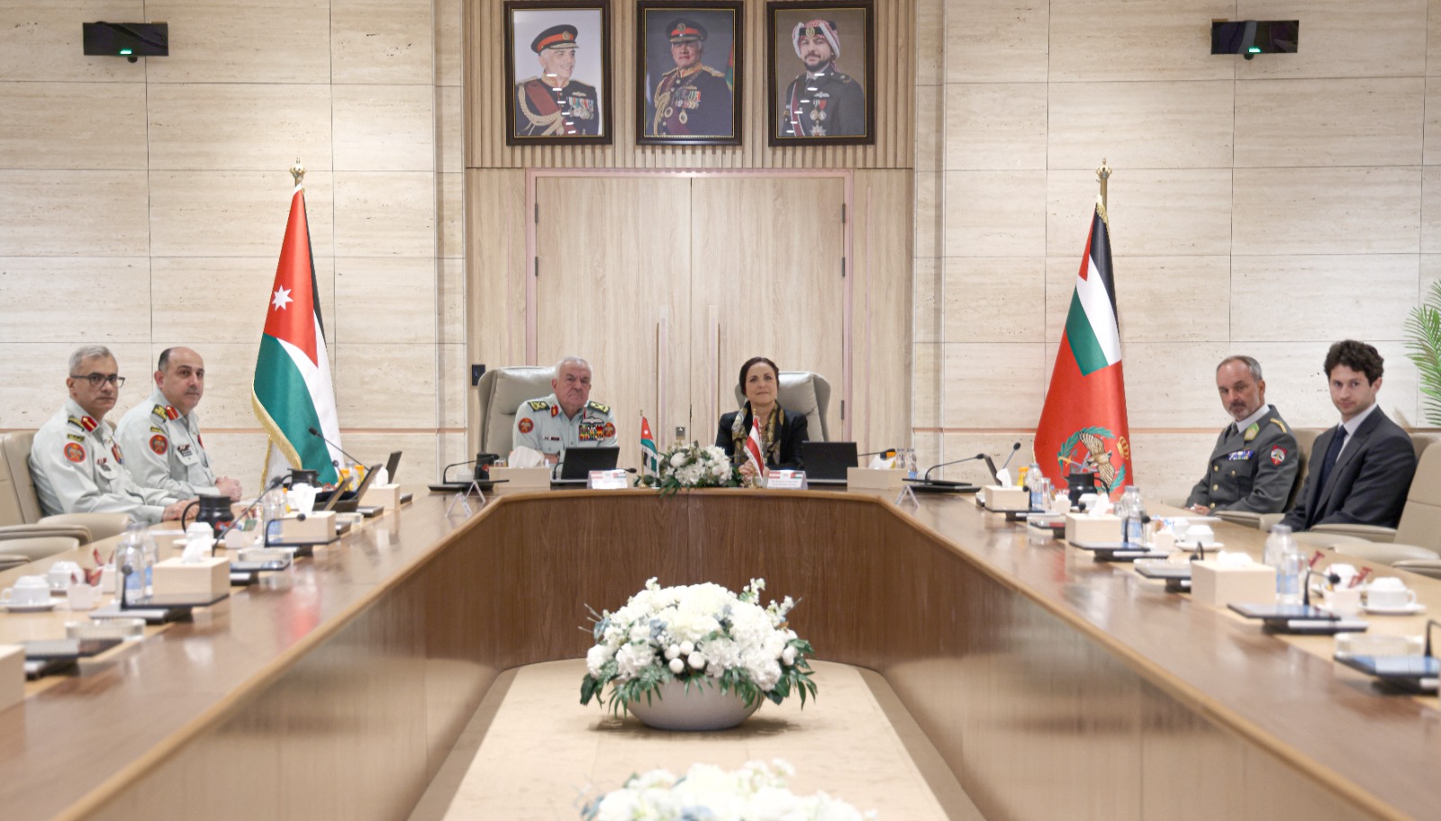 Madar Al-Saa Images 0.4955204164297986