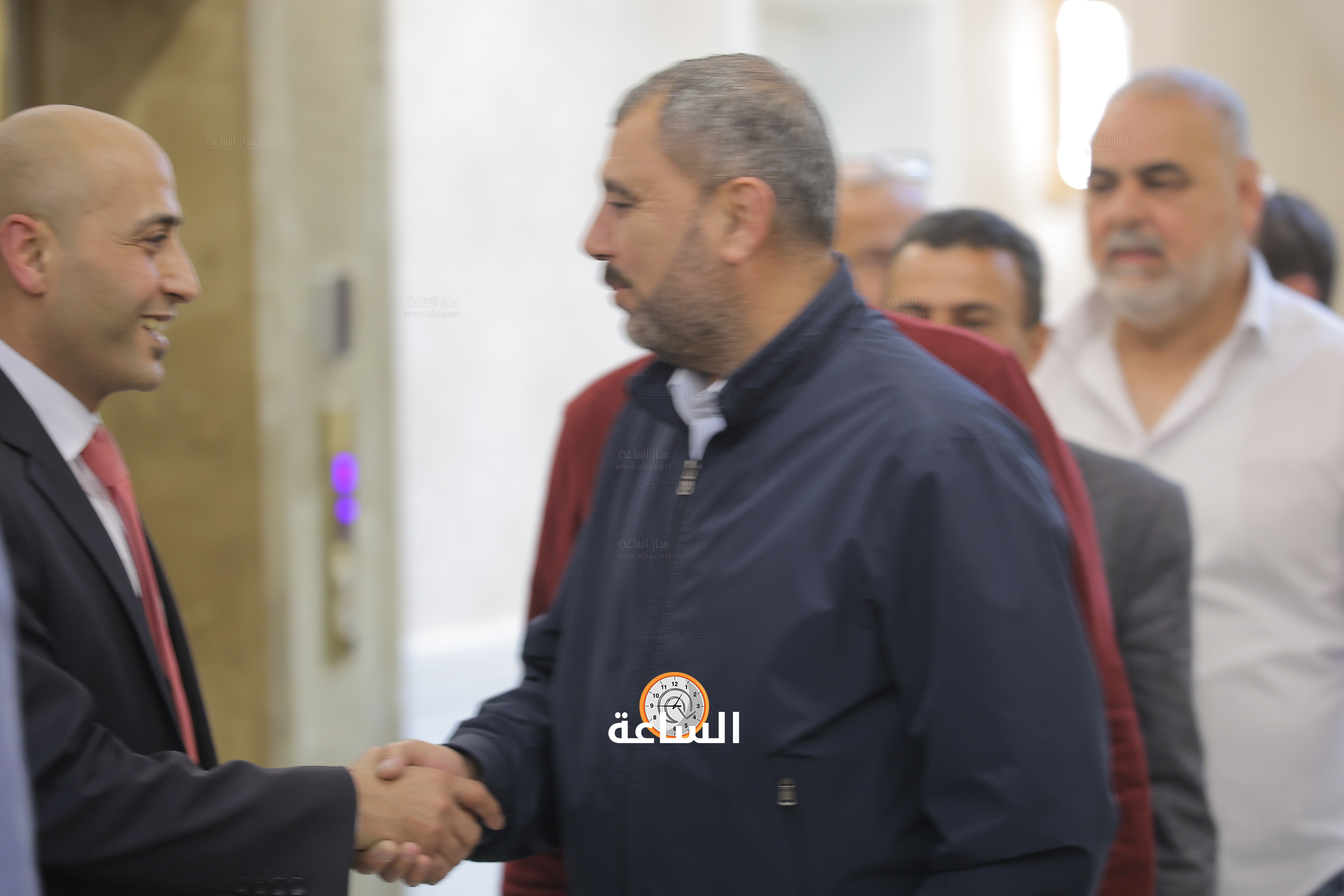 Madar Al-Saa Images 0.36553209535423214