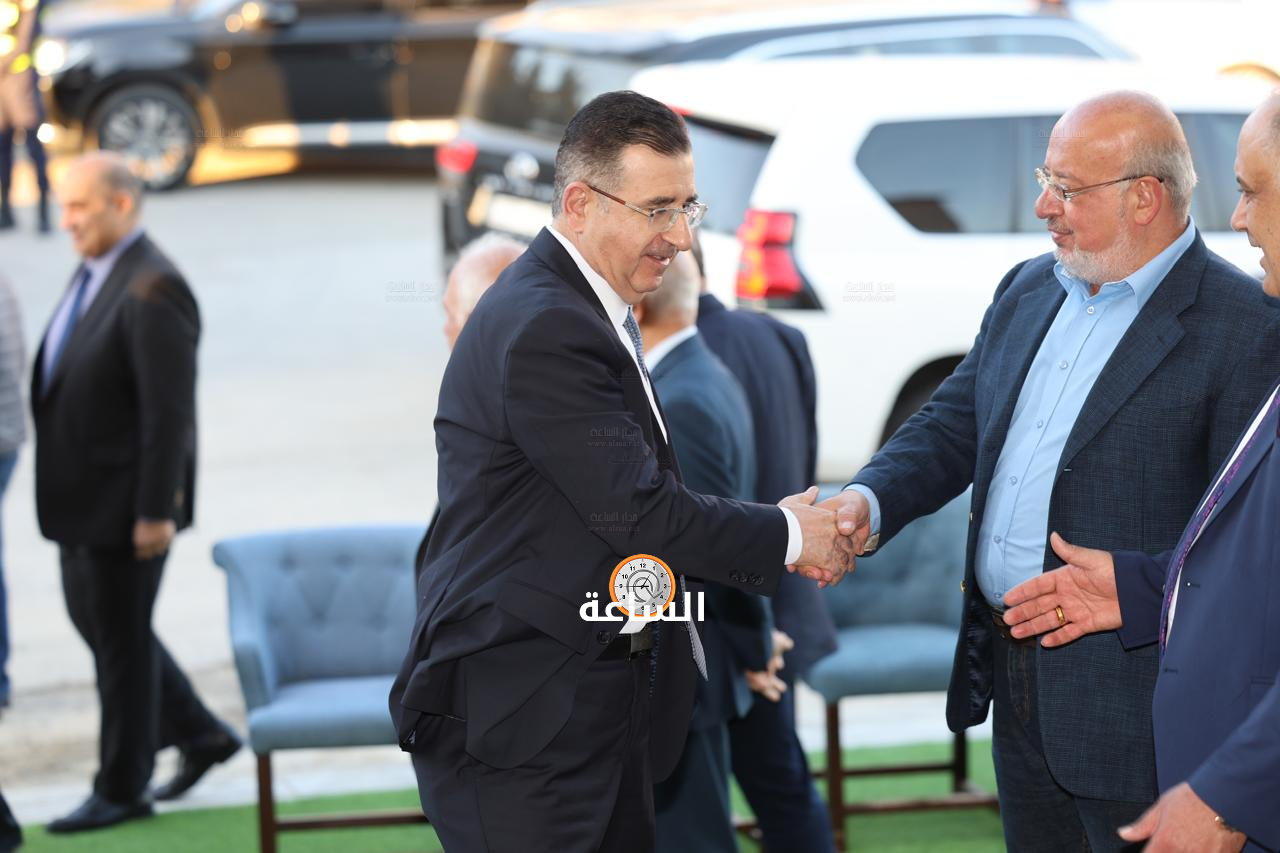 Madar Al-Saa Images 0.9763118371812755