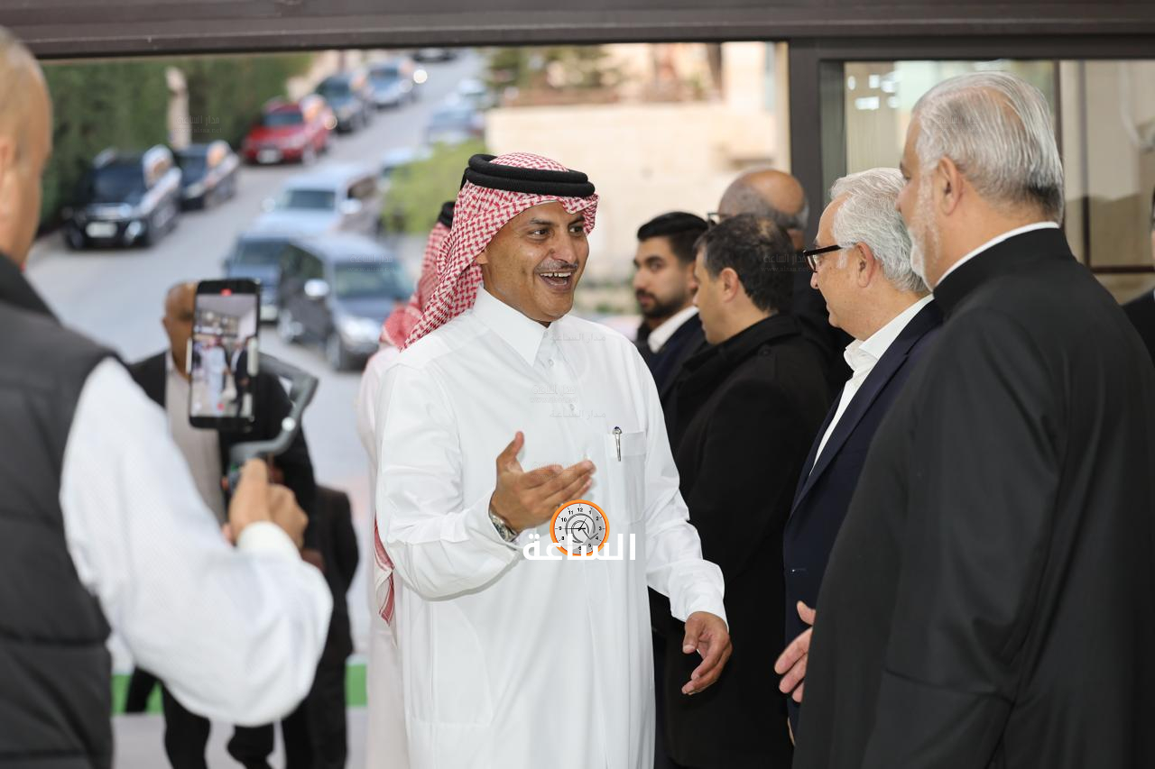 Madar Al-Saa Images 0.505086543839714