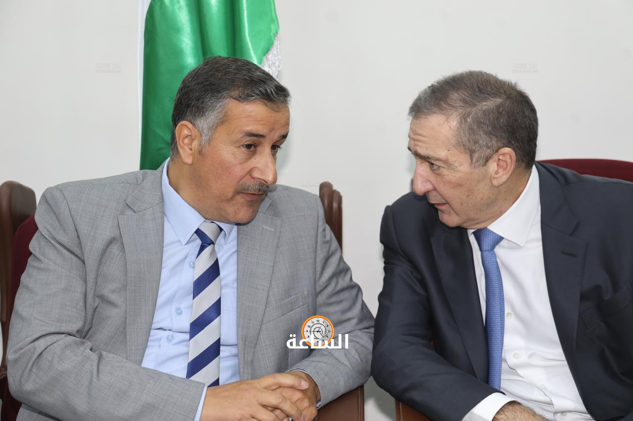 Madar Al-Saa Images 0.6869156618399408