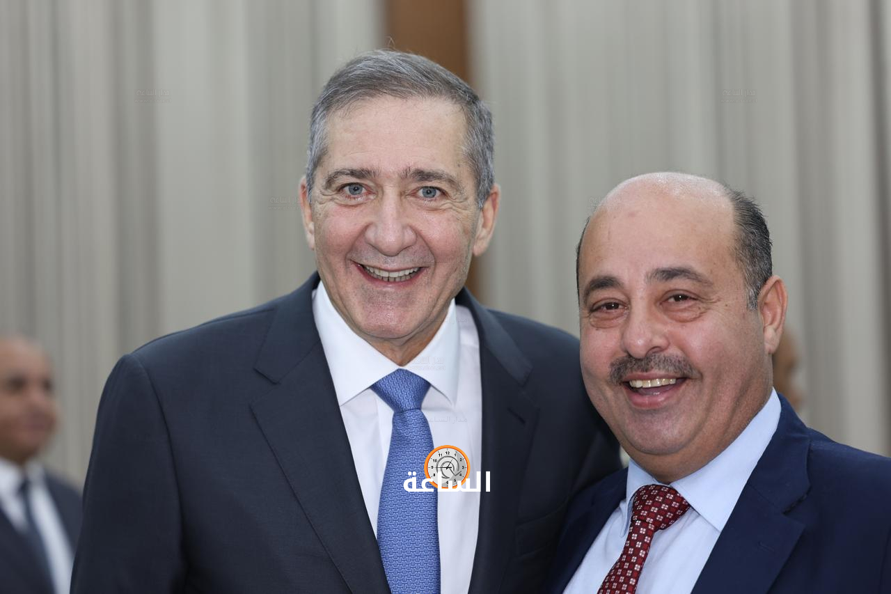 Madar Al-Saa Images 0.3433719578877197