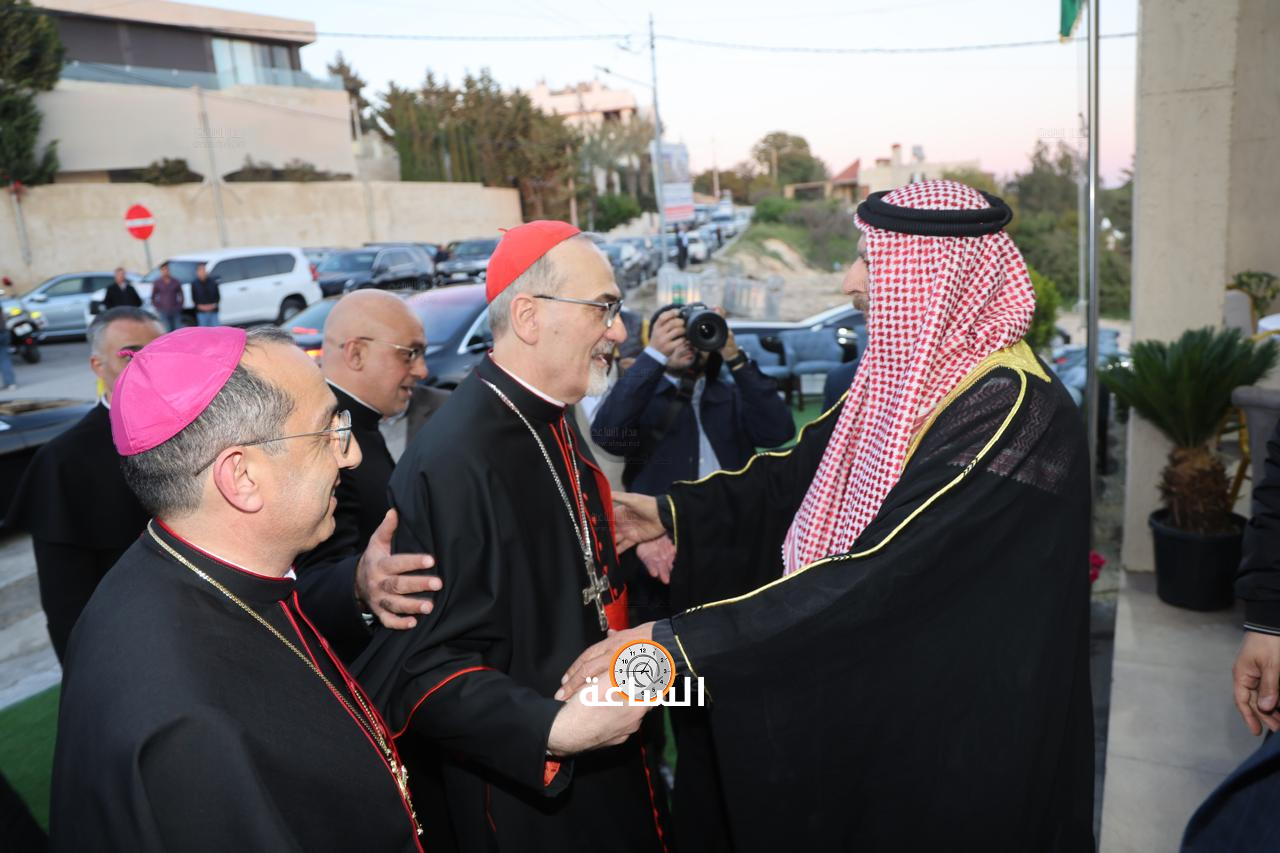 Madar Al-Saa Images 0.41833180775846346