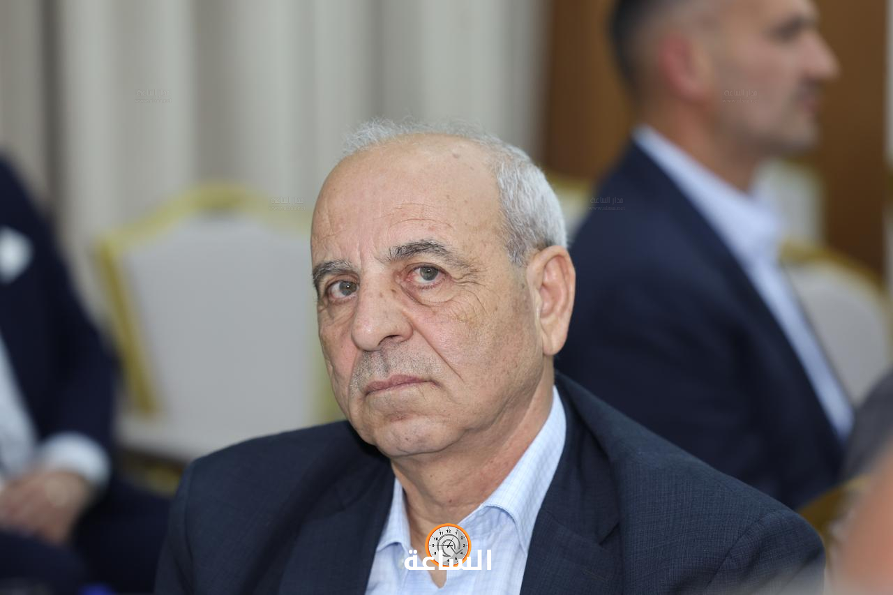 Madar Al-Saa Images 0.15614281423304566