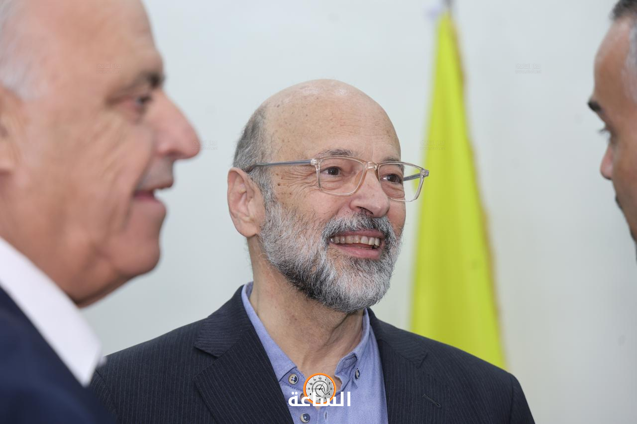 Madar Al-Saa Images 0.8432512245984619