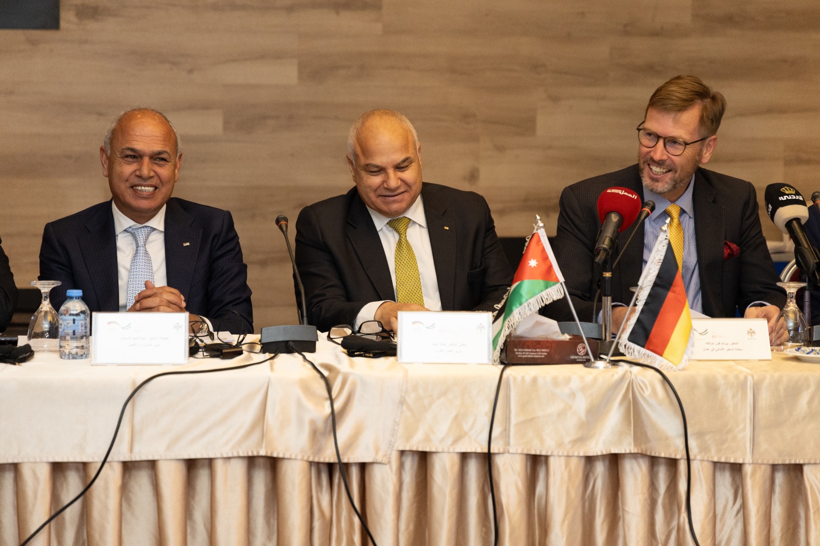 Madar Al-Saa Images 0.7111107423699858