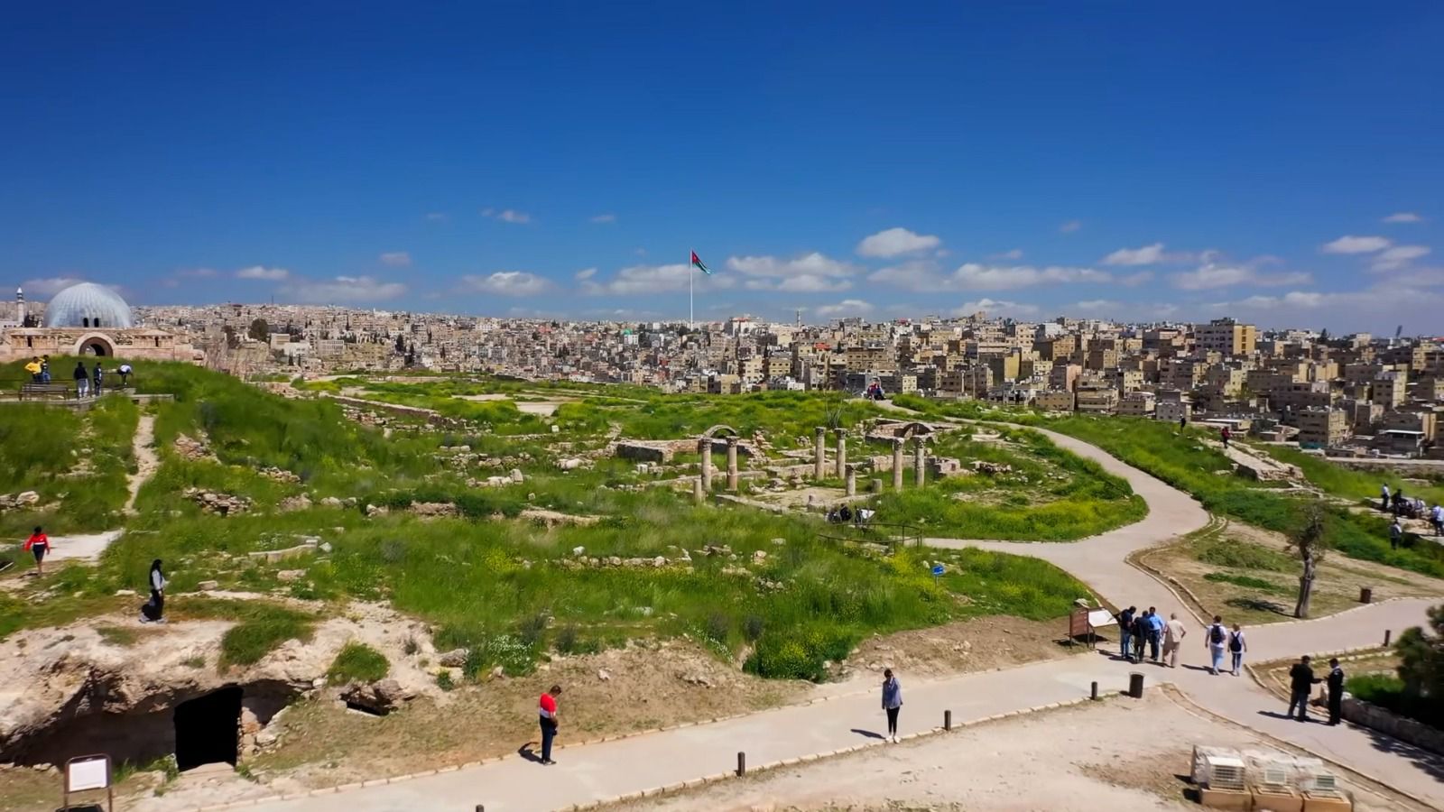 Madar Al-Saa Images 0.5023099365073004