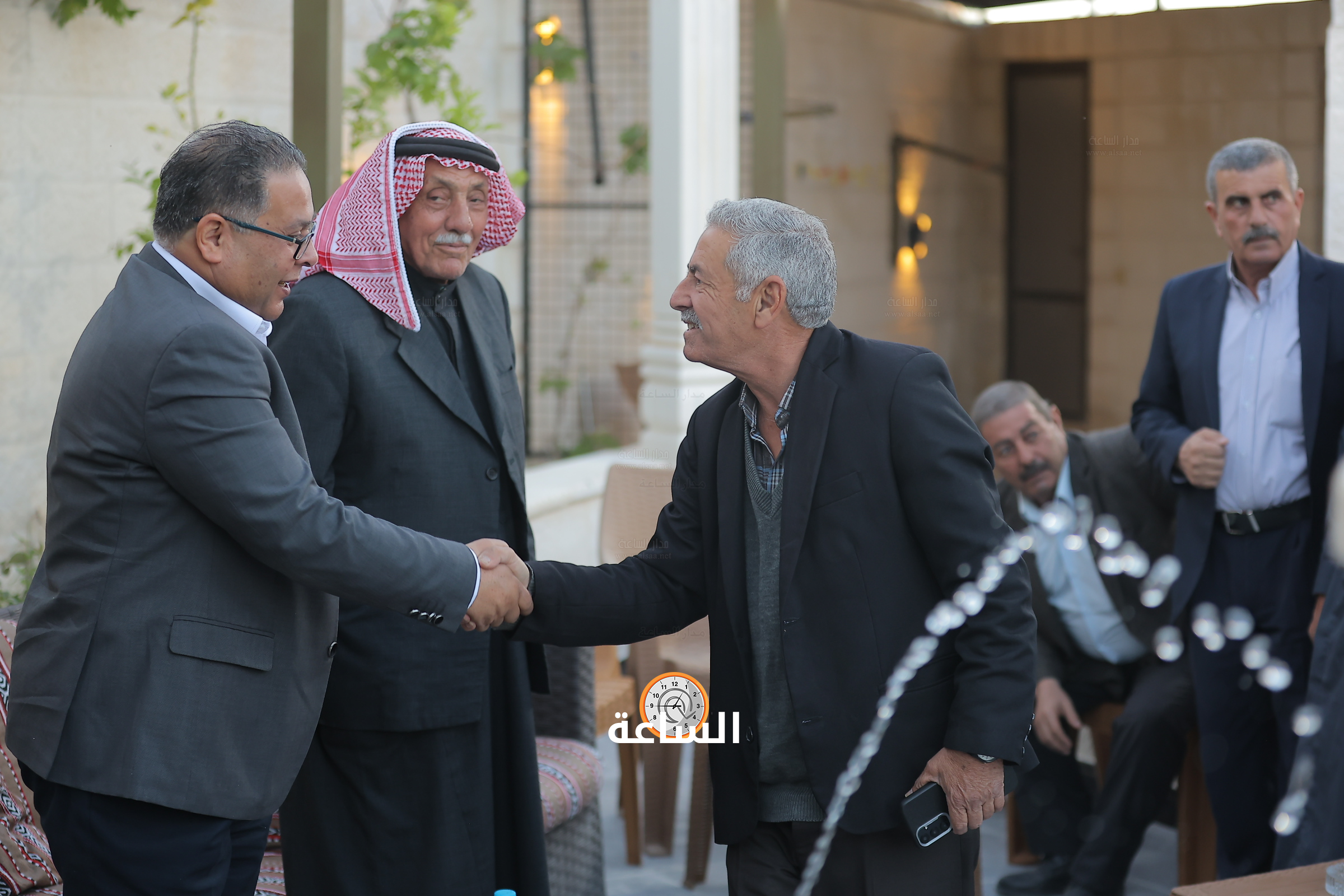 Madar Al-Saa Images 0.15981083155085252