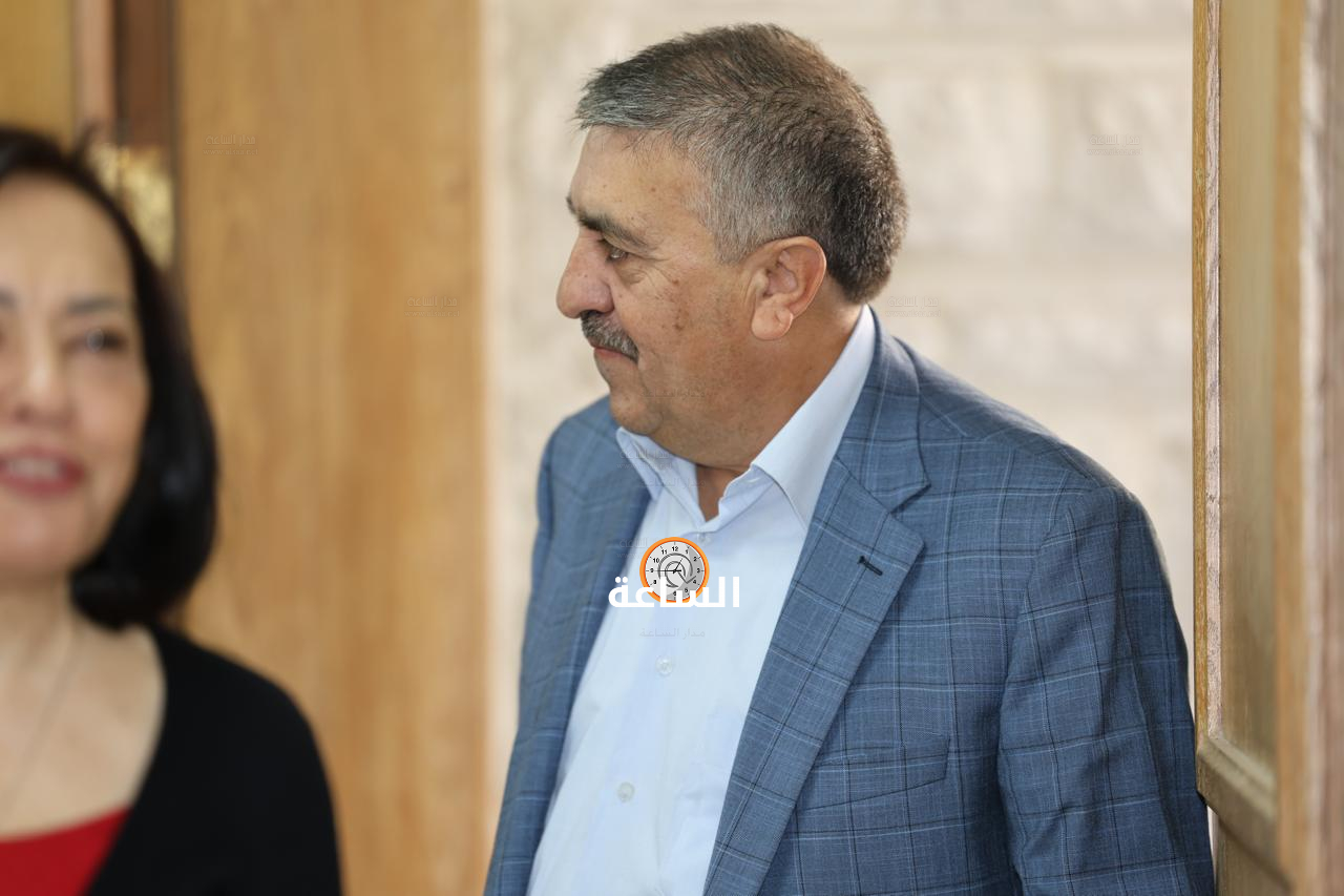 Madar Al-Saa Images 0.42944821017711976