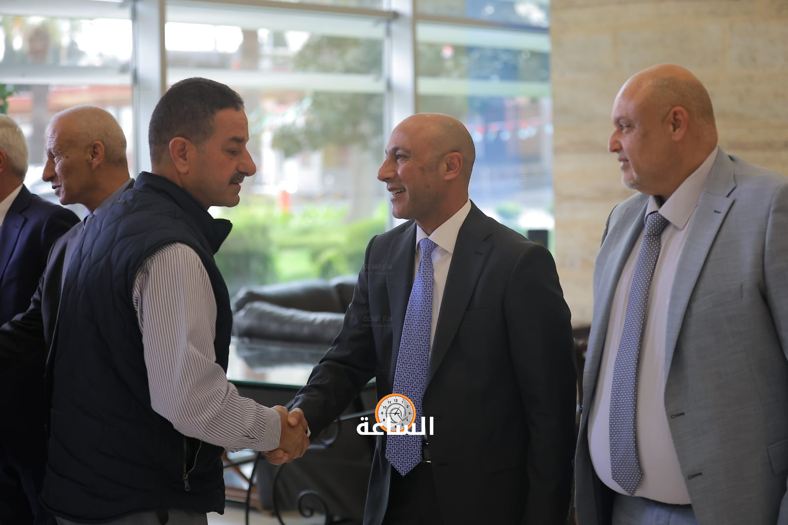 Madar Al-Saa Images 0.9483517230979596