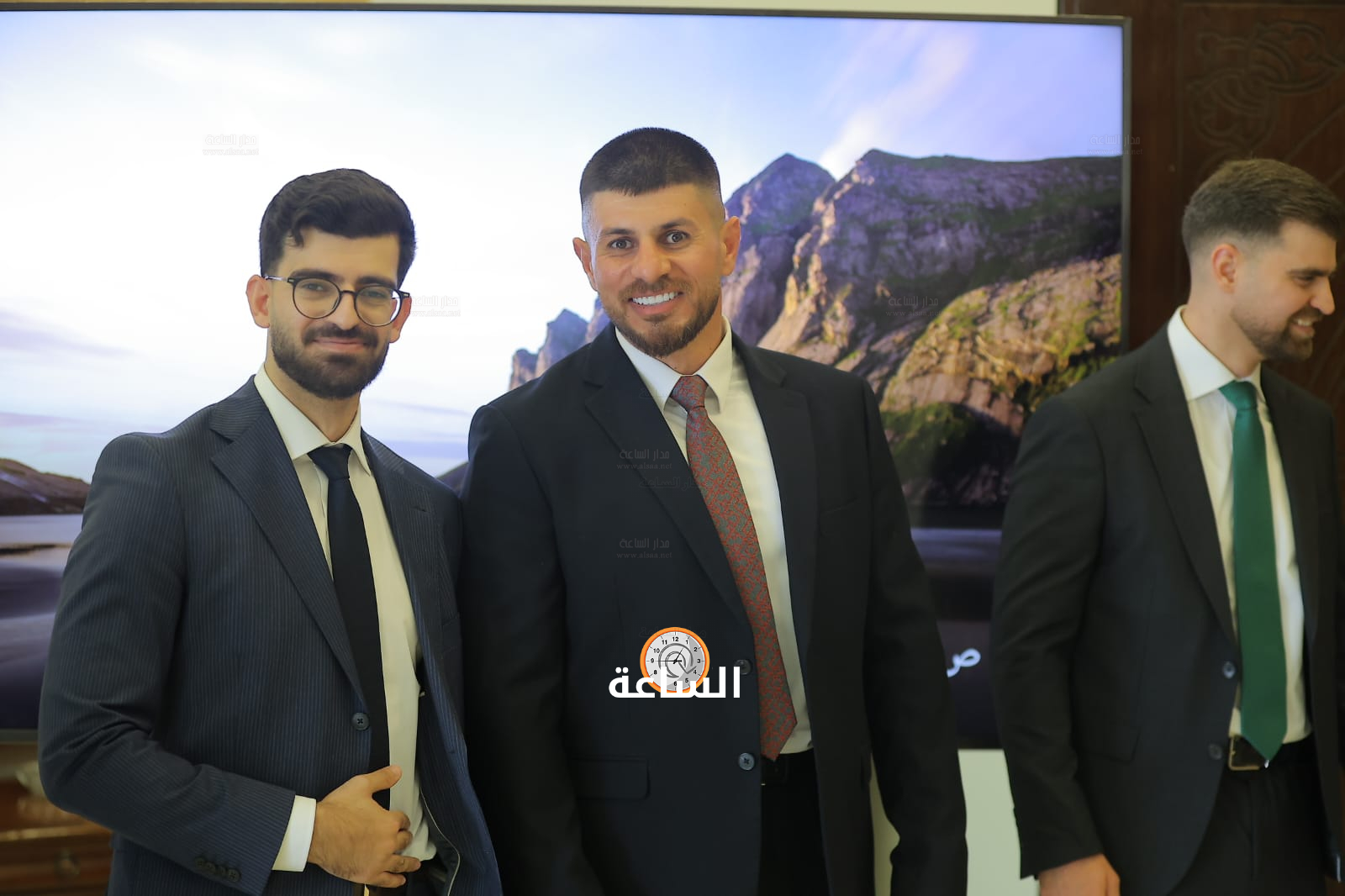 Madar Al-Saa Images 0.45473080194879745