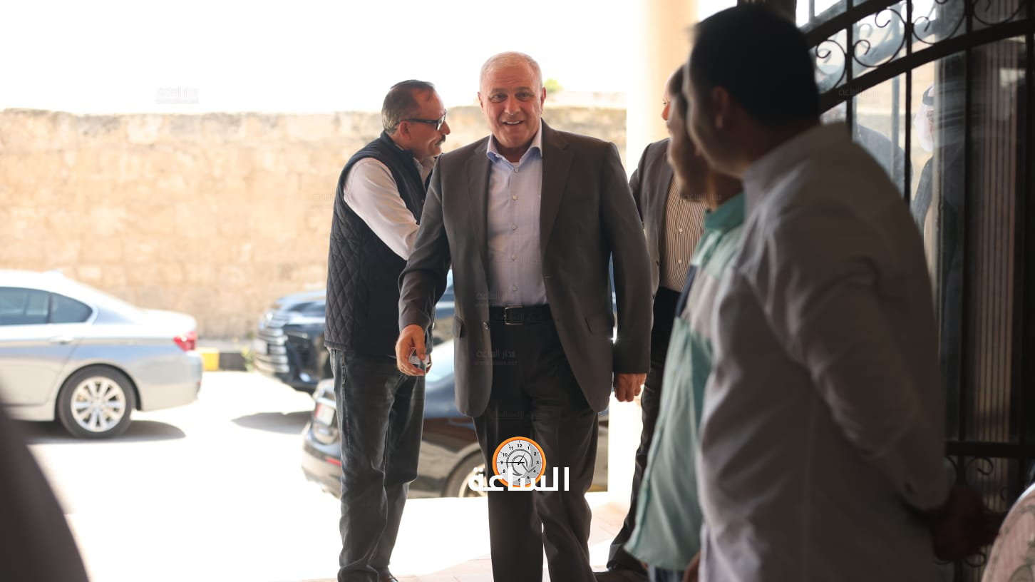 Madar Al-Saa Images 0.1332764145028379