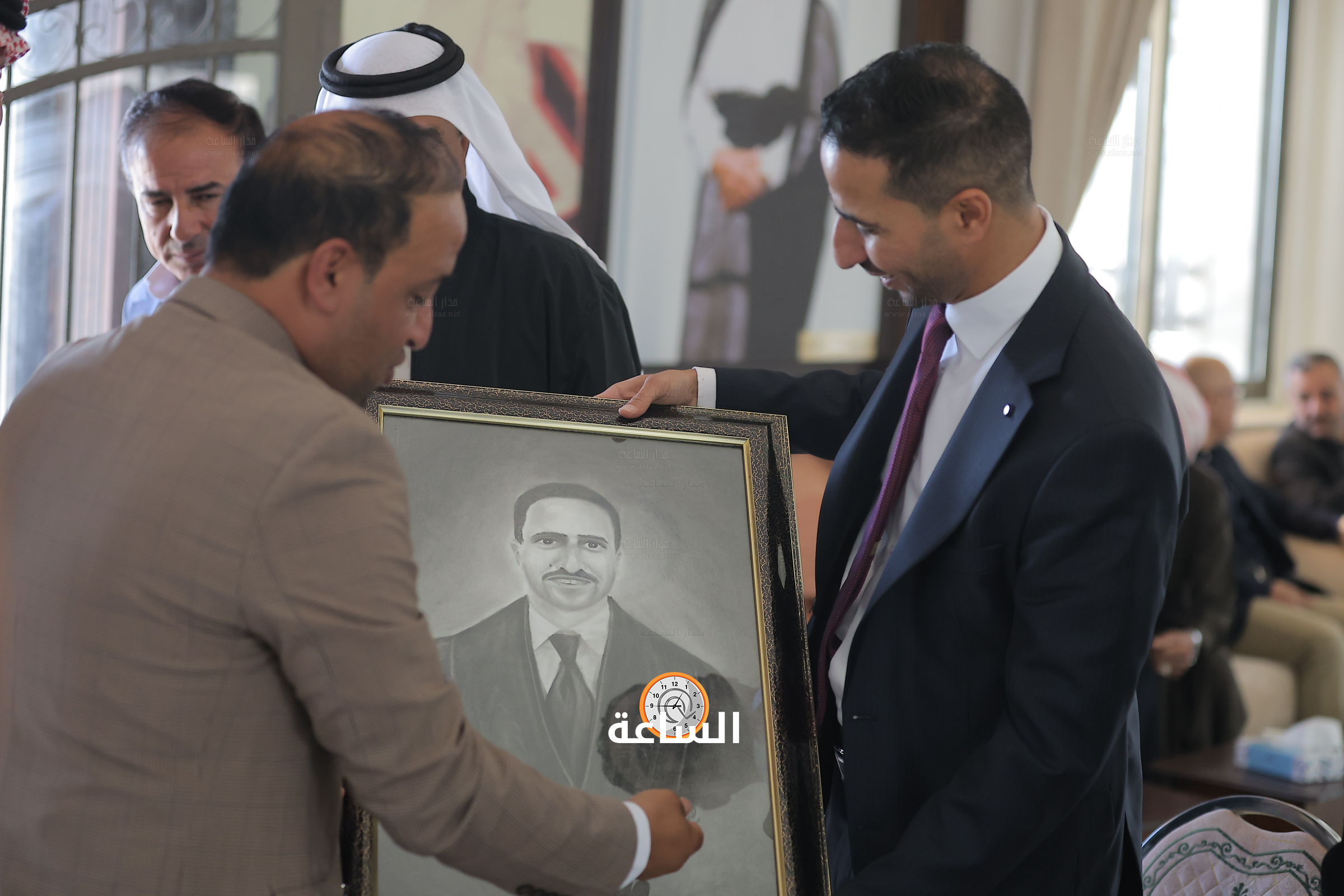 Madar Al-Saa Images 0.521237273005678