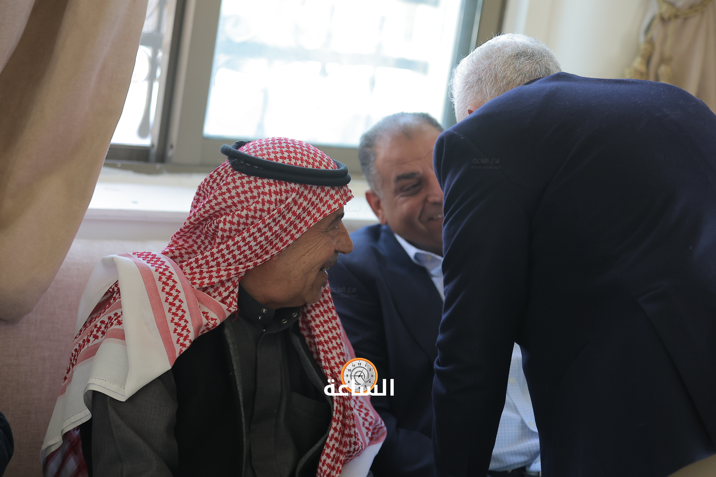 Madar Al-Saa Images 0.8395318005725998