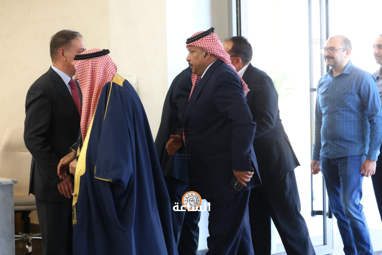 Madar Al-Saa Images 0.3839704925513462