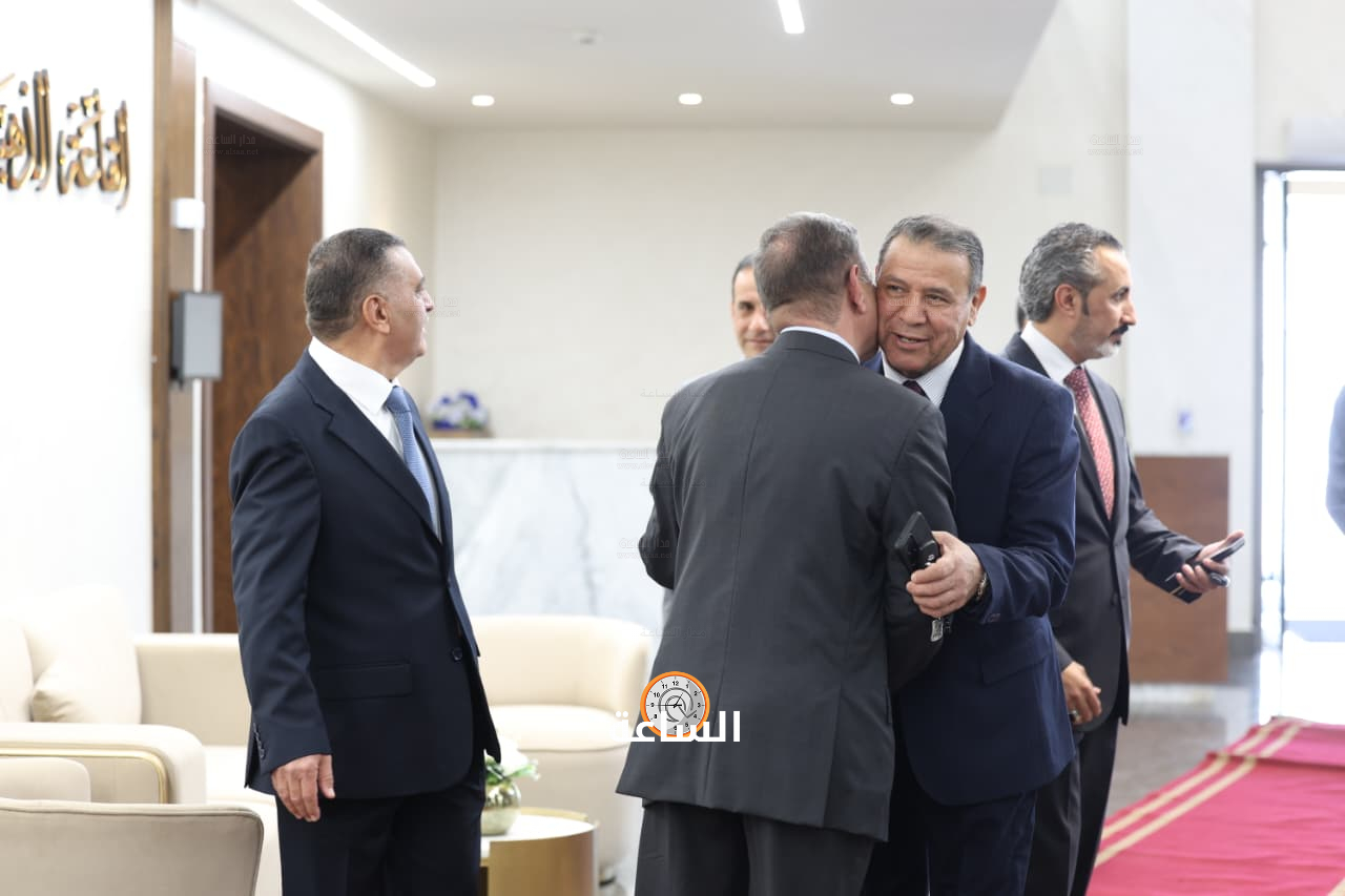 Madar Al-Saa Images 0.17754017836677816