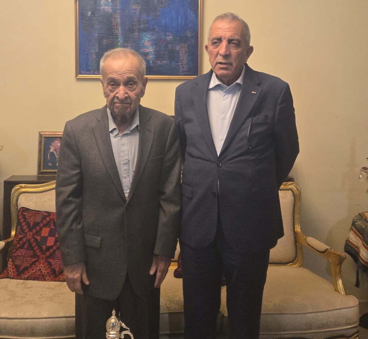 Madar Al-Saa Images 0.6923035455754741