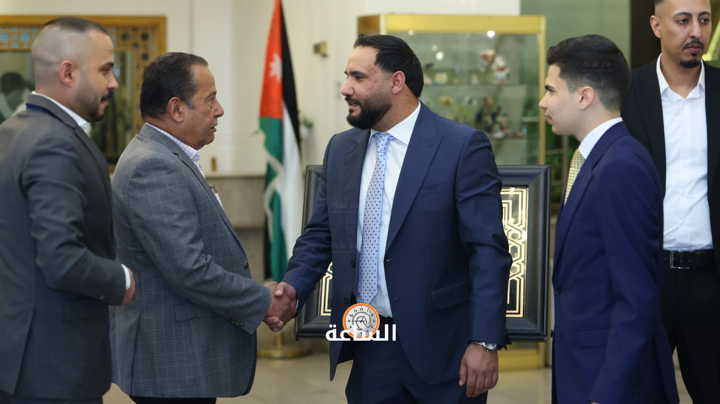 Madar Al-Saa Images 0.03658438792880436