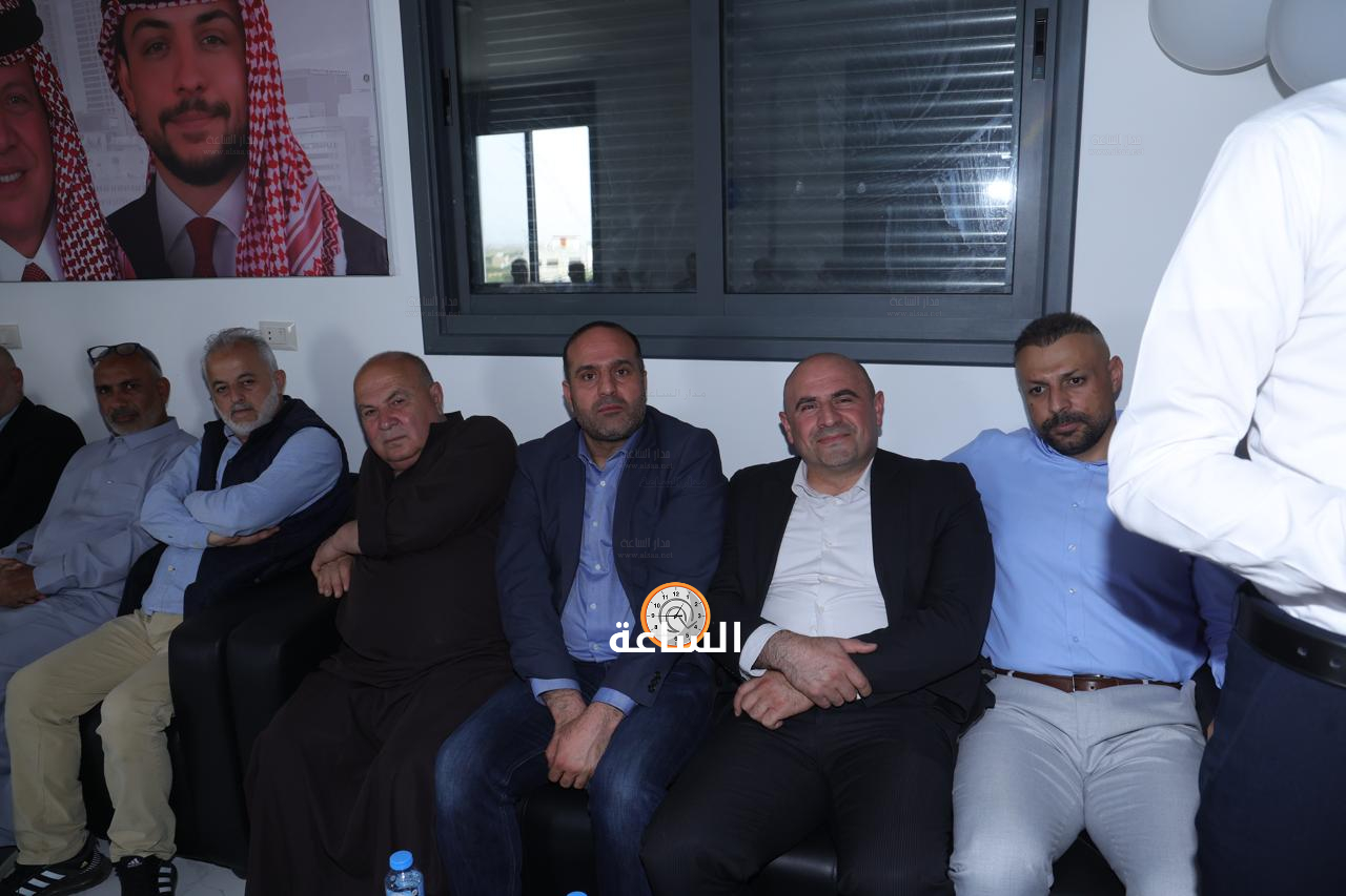 Madar Al-Saa Images 0.56969087125992