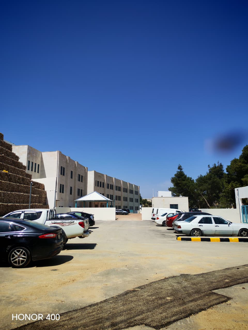 Madar Al-Saa Images 0.5905861884266359