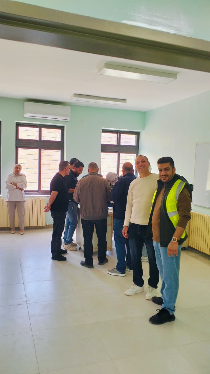 Madar Al-Saa Images 0.7464353073114978