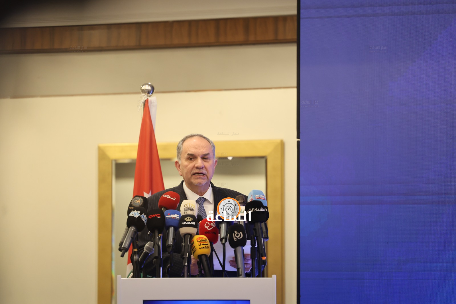 Madar Al-Saa Images 0.08440762958632342