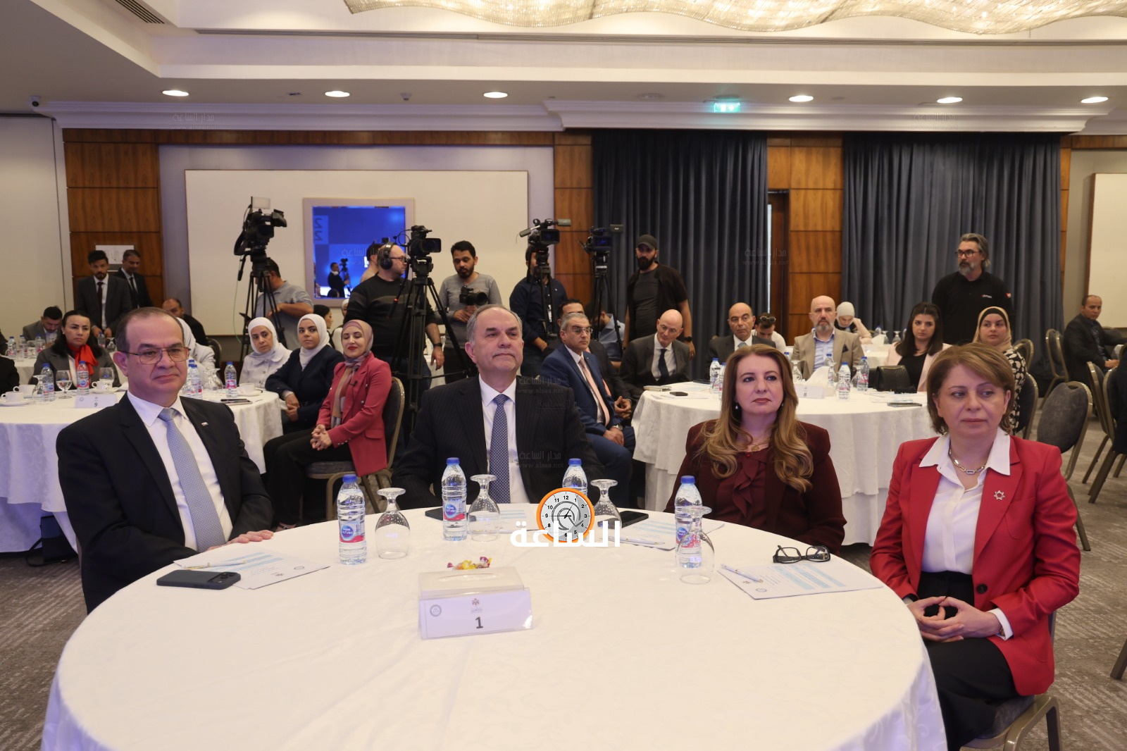 Madar Al-Saa Images 0.7074093181896695