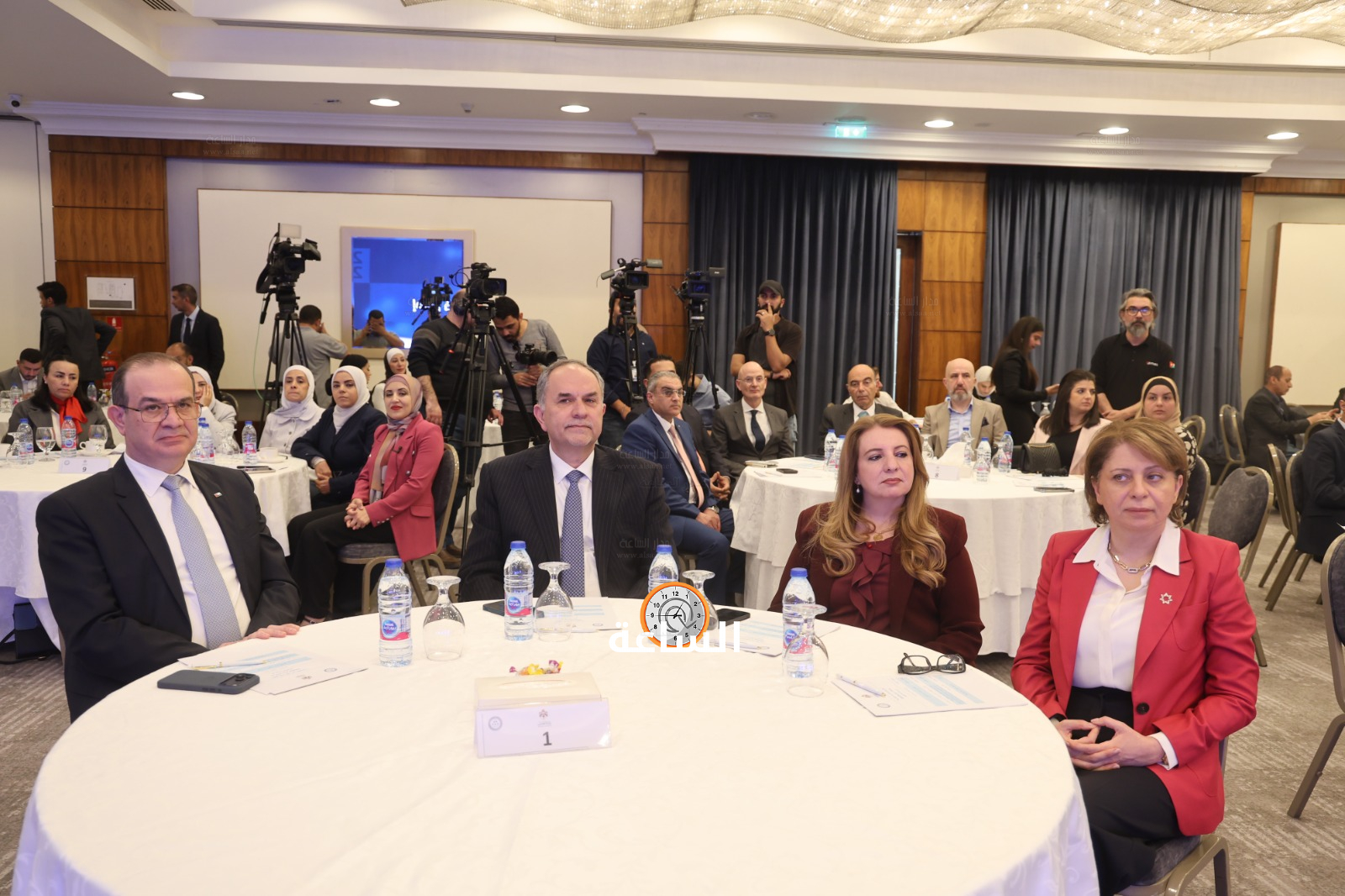 Madar Al-Saa Images 0.13345867943038137