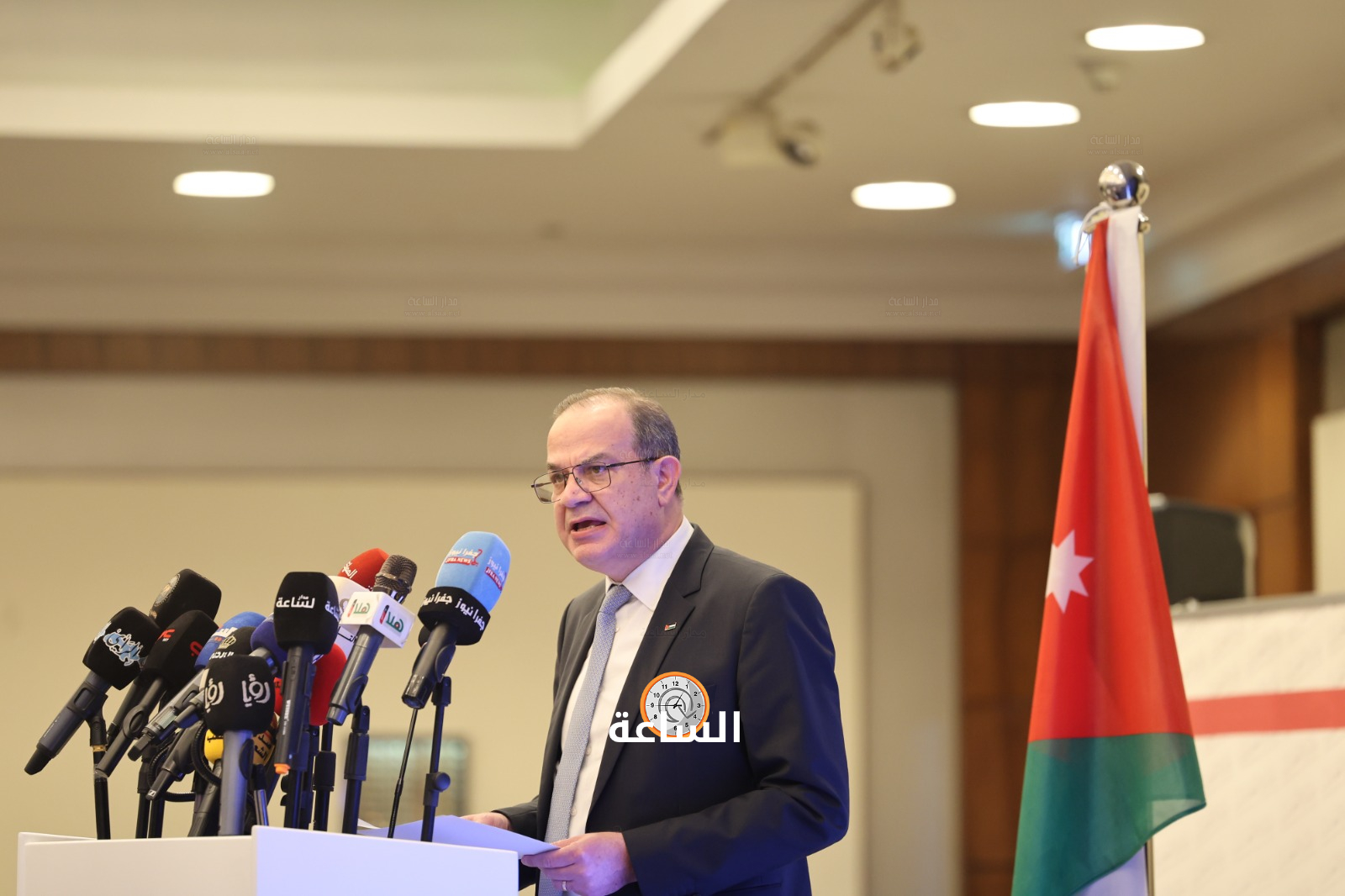 Madar Al-Saa Images 0.6917458417860511