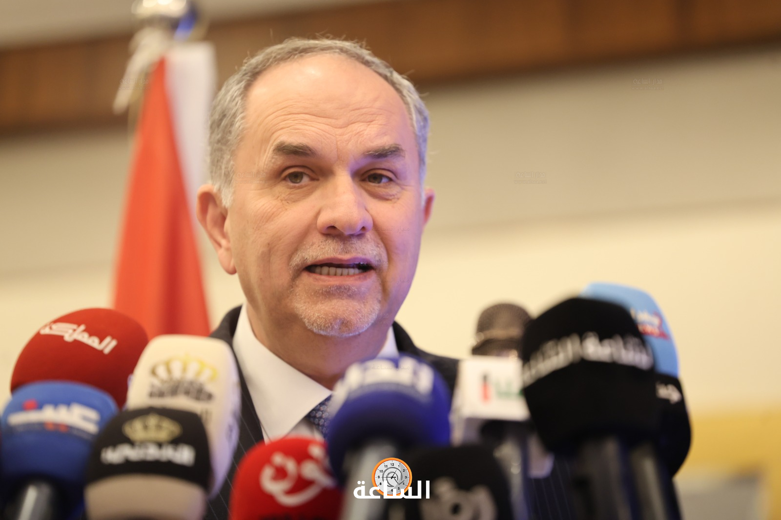 Madar Al-Saa Images 0.9764612991029901