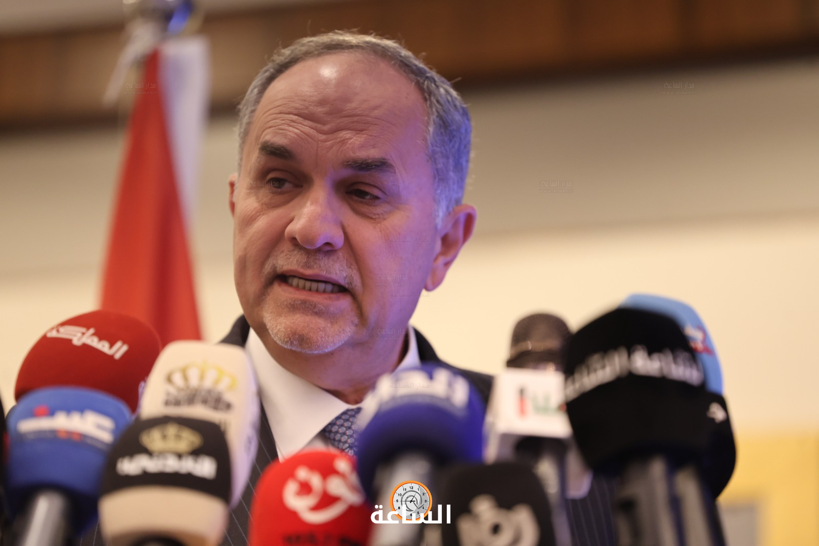 Madar Al-Saa Images 0.41017902004294493