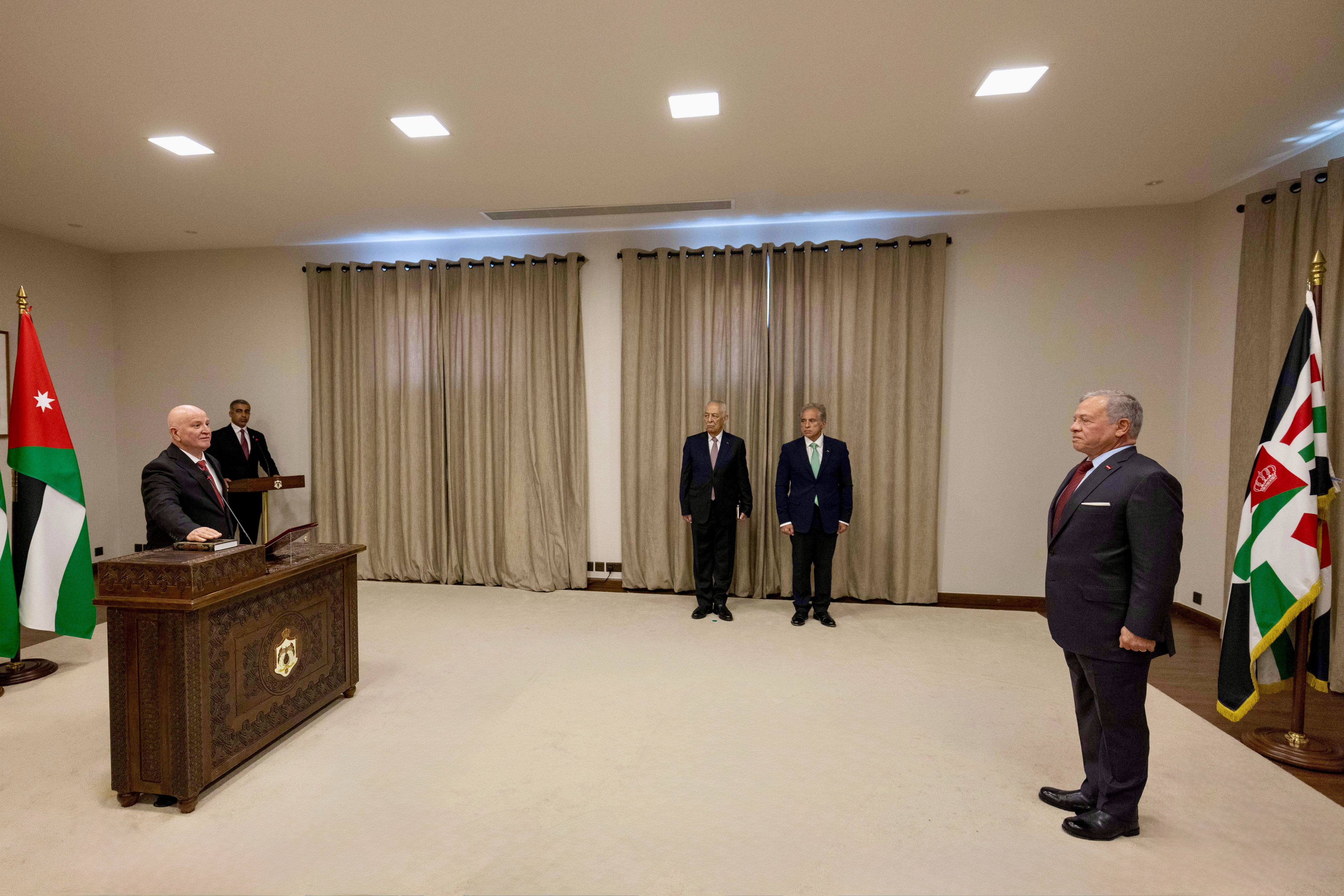 Madar Al-Saa Images 0.21965771911644683