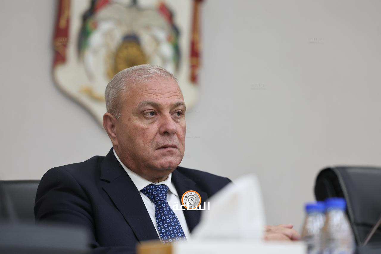 Madar Al-Saa Images 0.9122612243616405