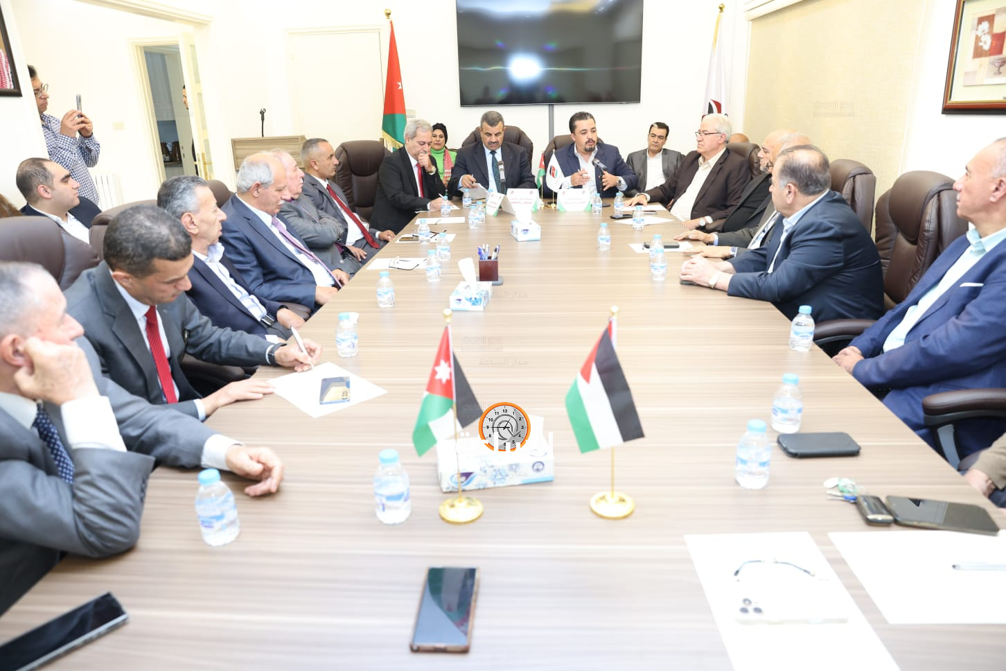 Madar Al-Saa Images 0.19557746504271323