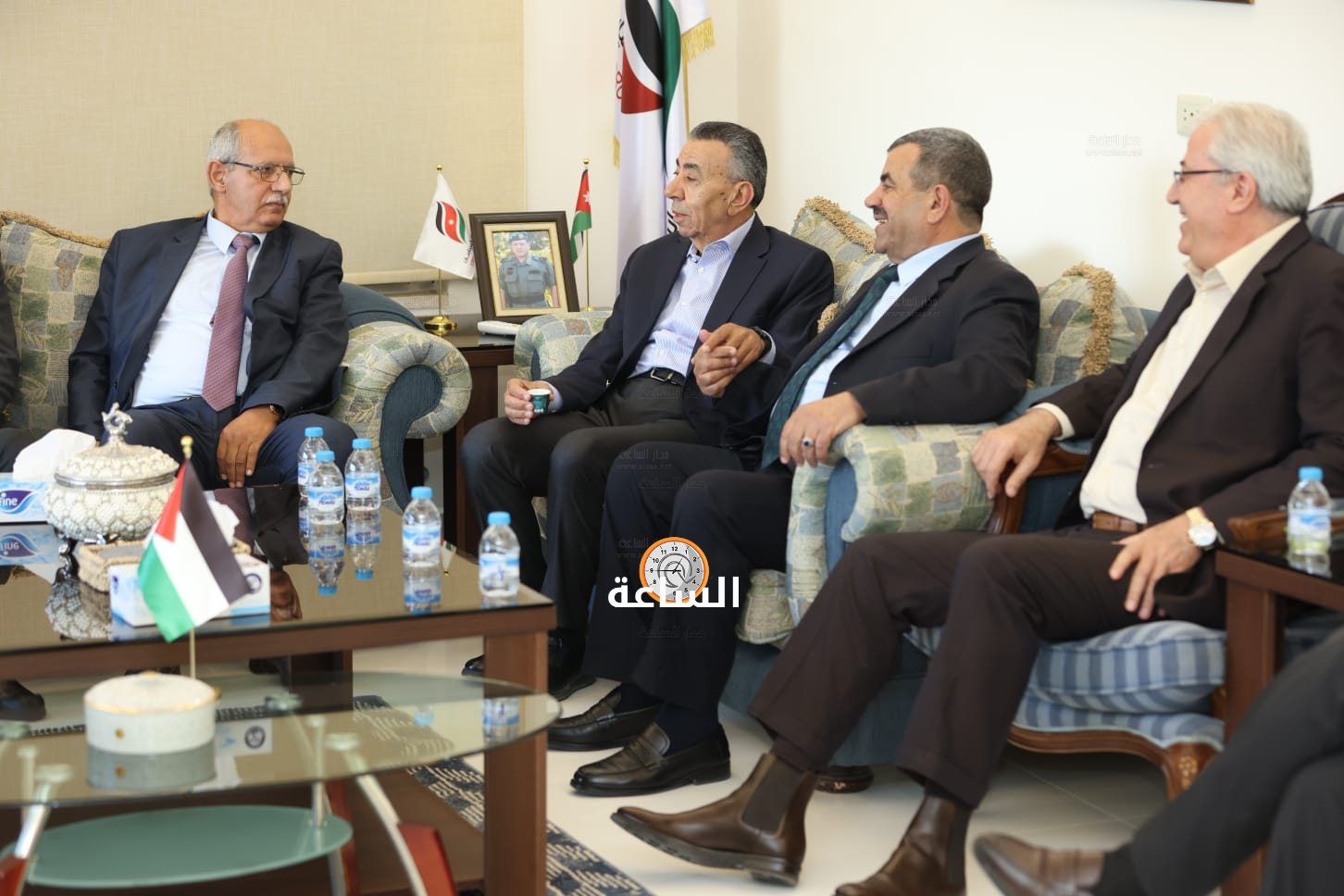 Madar Al-Saa Images 0.14581513409744296