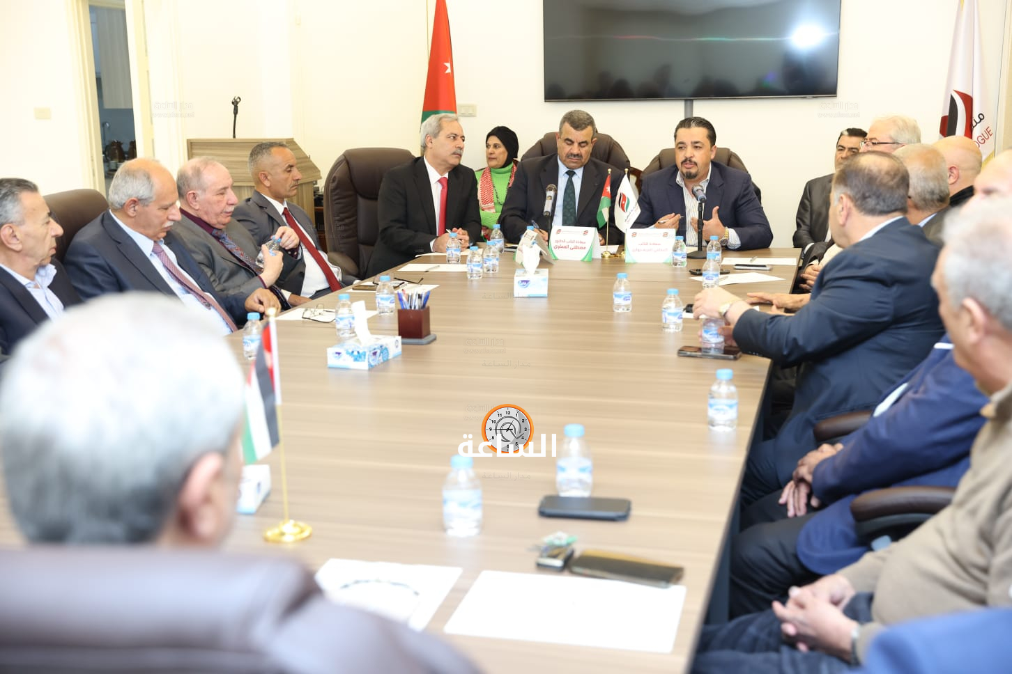 Madar Al-Saa Images 0.4646504681221193