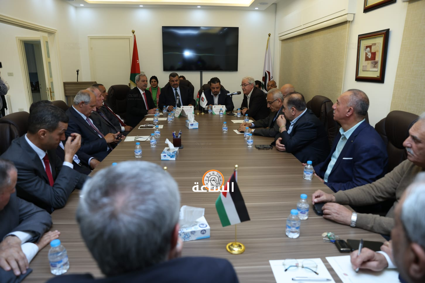 Madar Al-Saa Images 0.03957866452284031