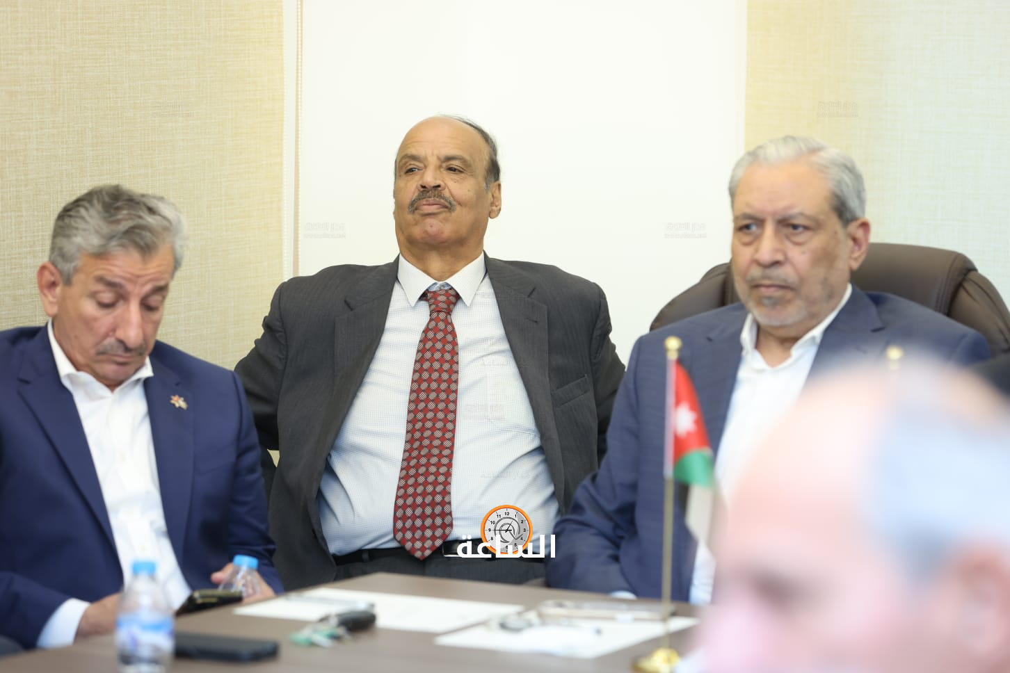 Madar Al-Saa Images 0.894521554013202