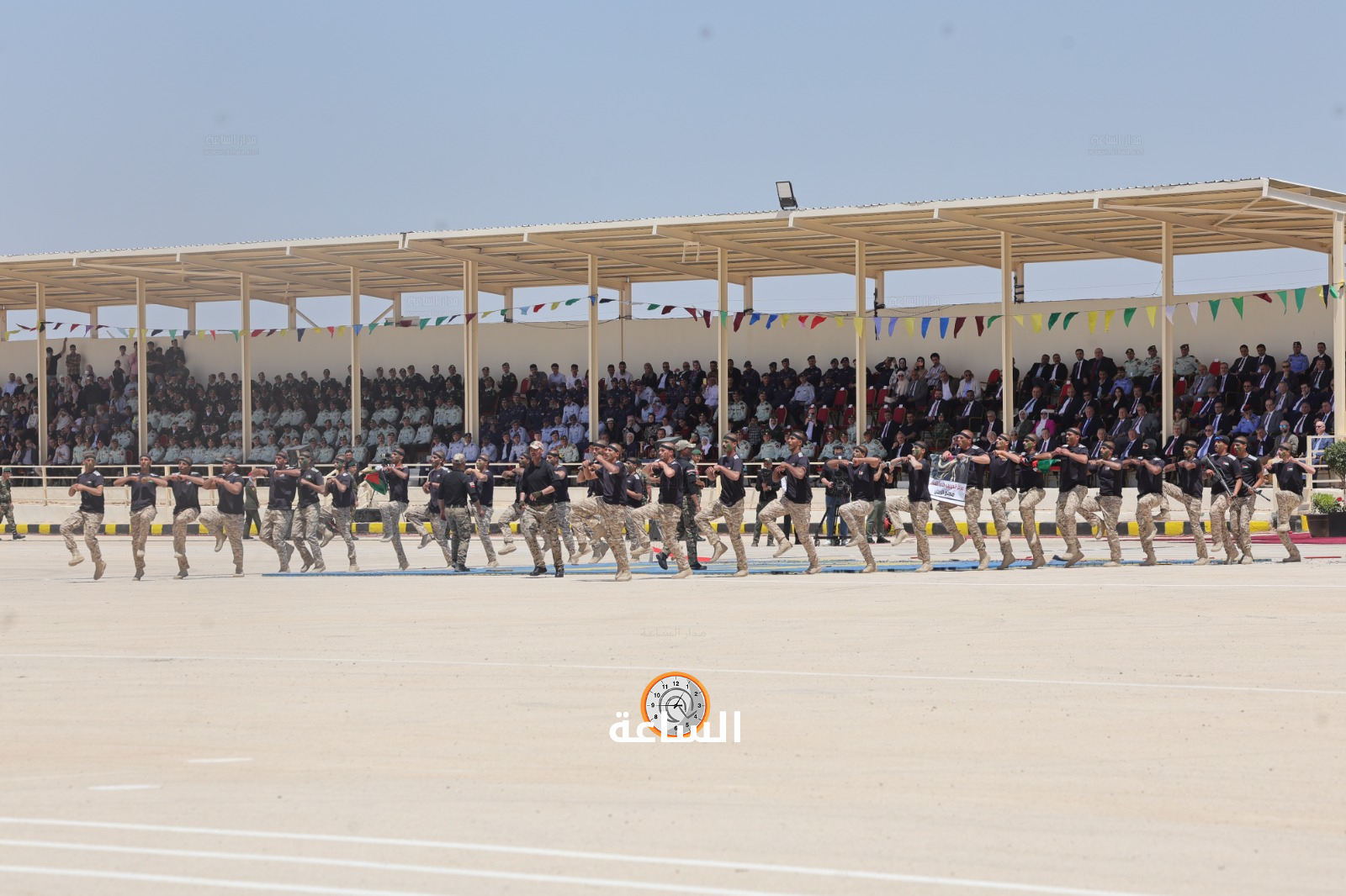 Madar Al-Saa Images 0.37368061070343217